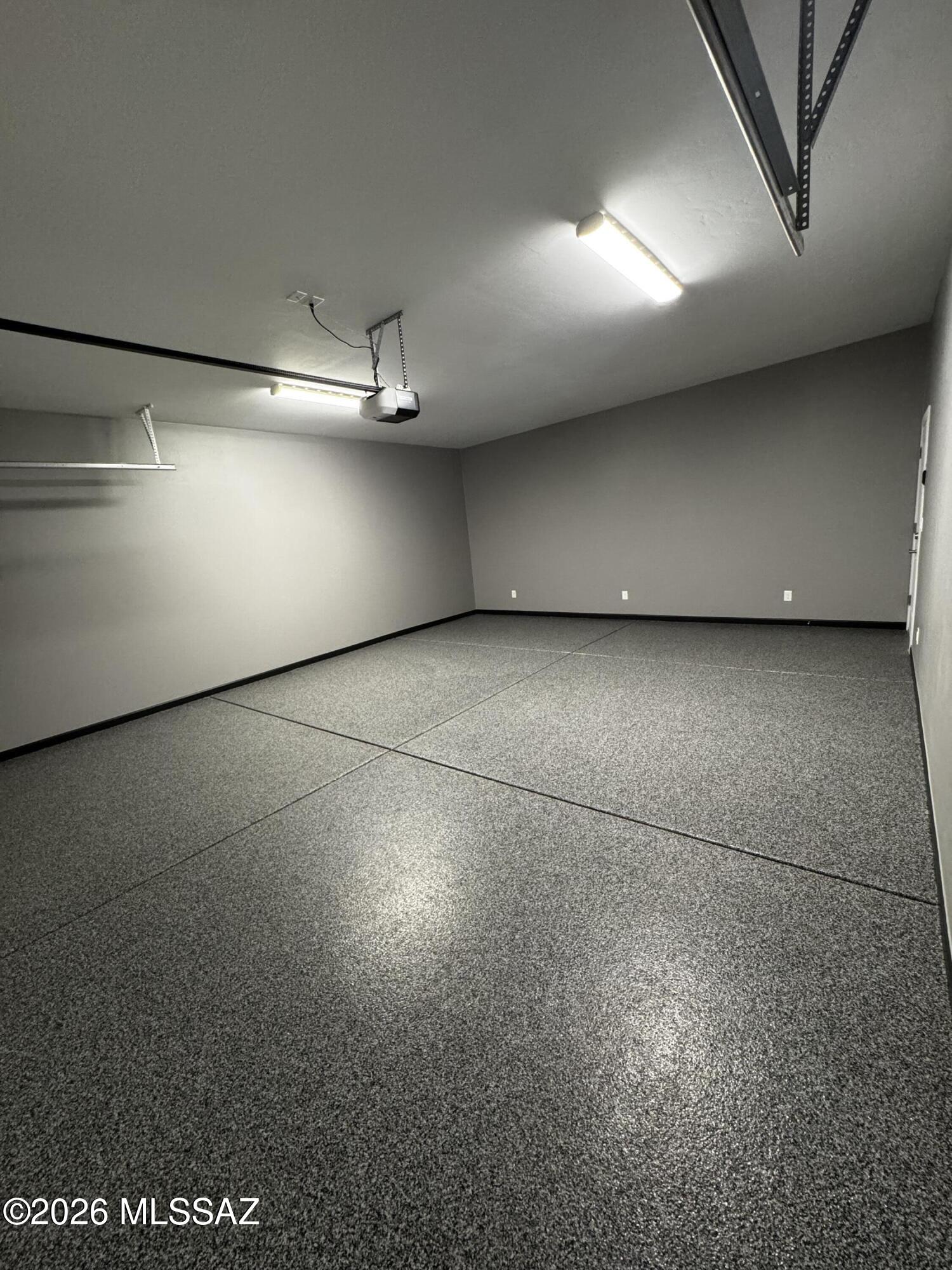 New Tucson Unit NO. 4 (1-203) - Residential Lease