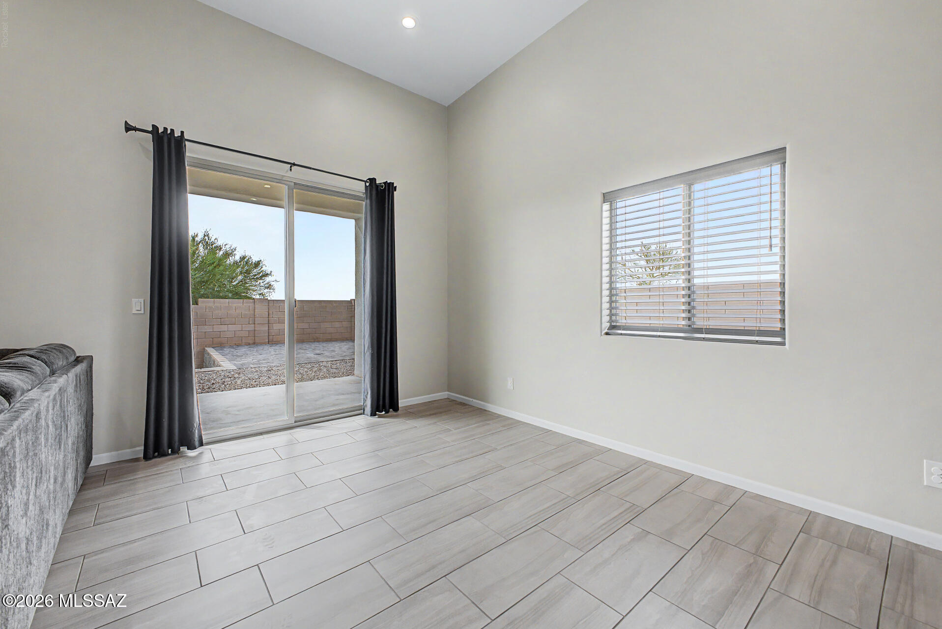 New Tucson Unit NO. 4 (1-203) - Residential Lease