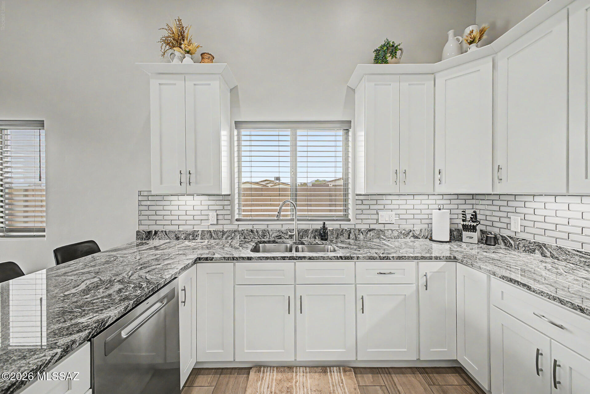 New Tucson Unit NO. 4 (1-203) - Residential Lease