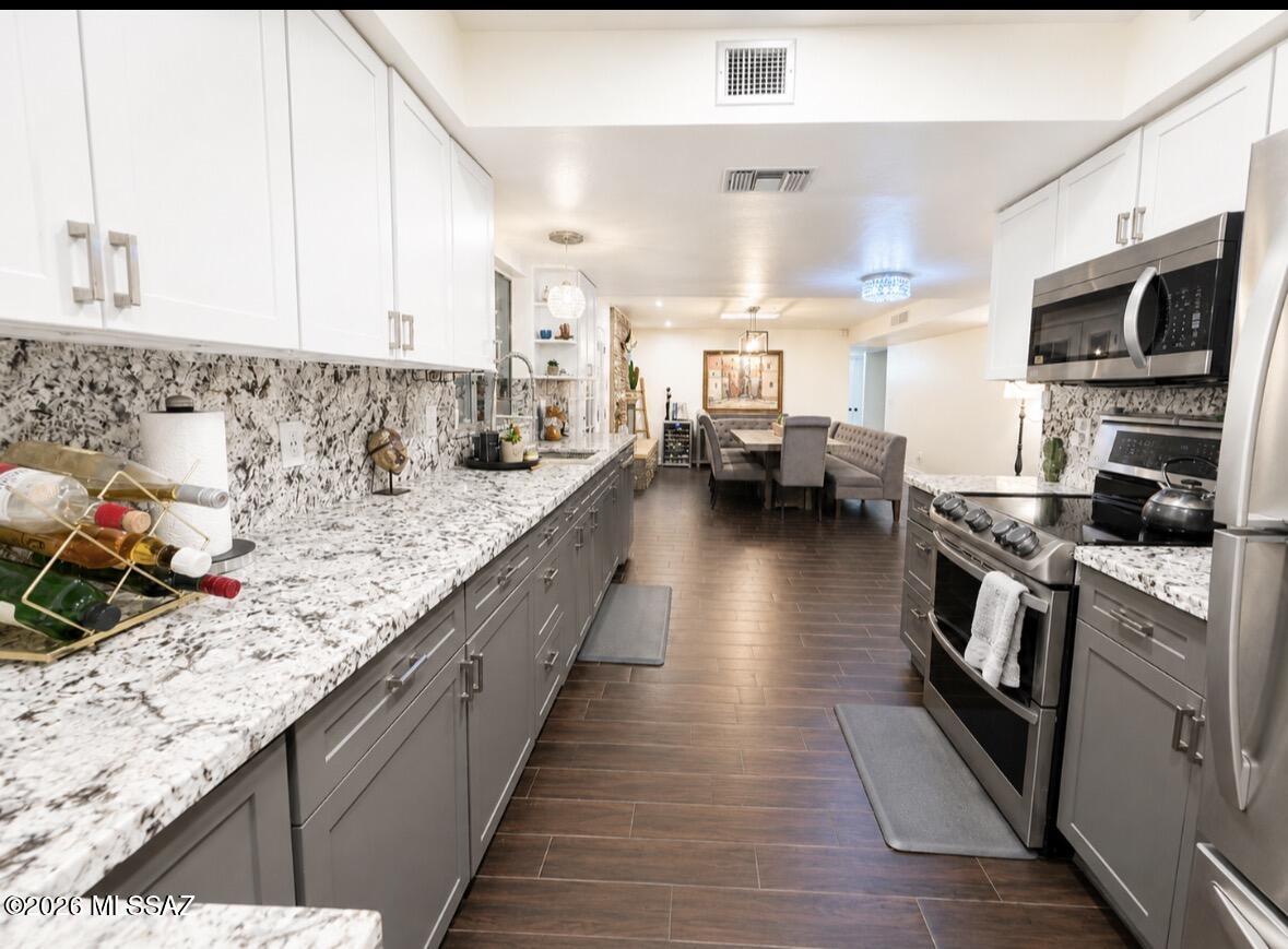 The Foothills Clusters (373-569) - Residential