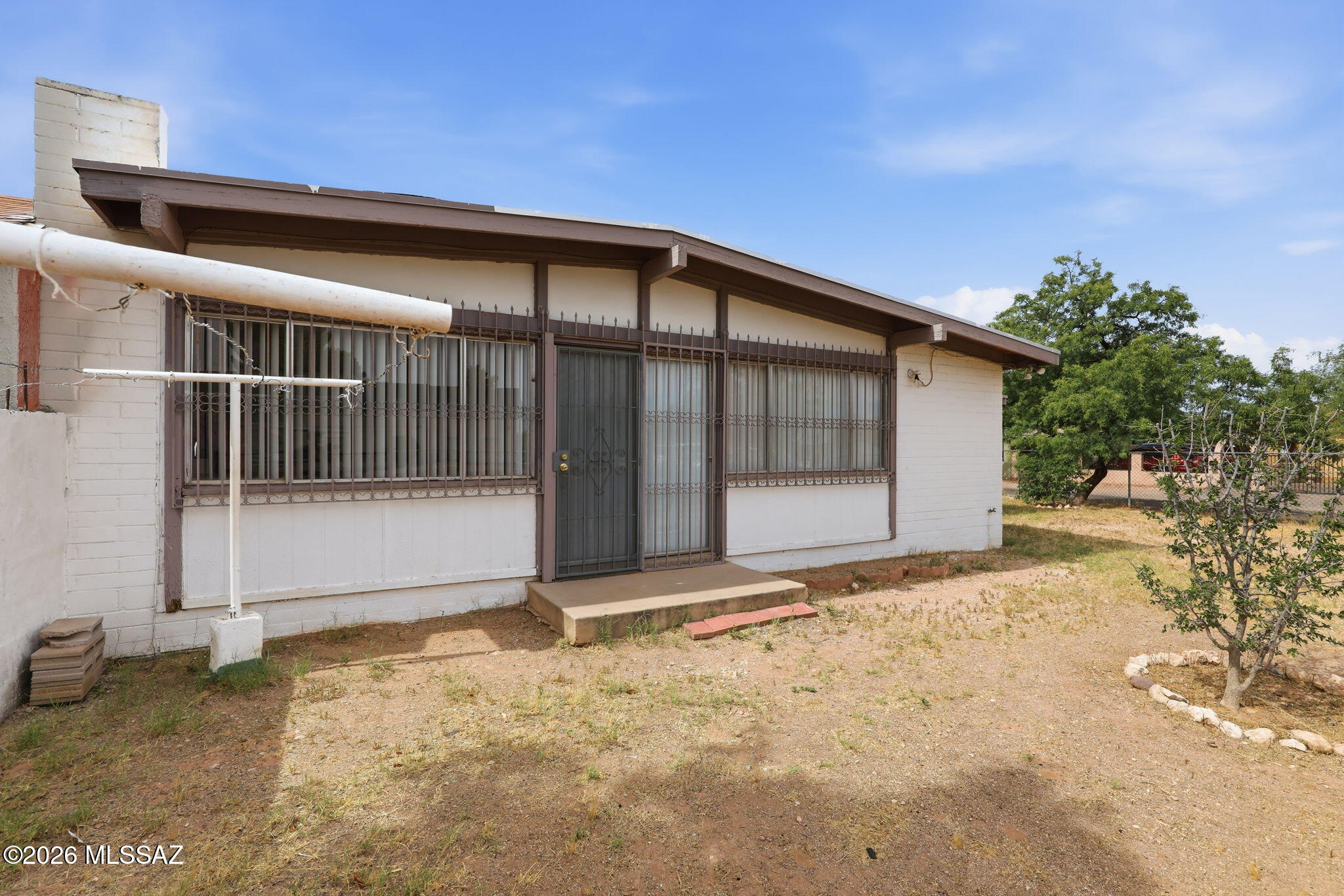 This well-maintained home offers comfort, convenience, and opportunity. Centrally located with easy access to shopping, dining, schools, and everyday amenities, this property is perfect for a variety of buyers. Contact agent for information regarding lender incentives, grant opportunities, and down payment assistance programs for qualified buyers.
***Range Priced from $240,000 - $250,000***