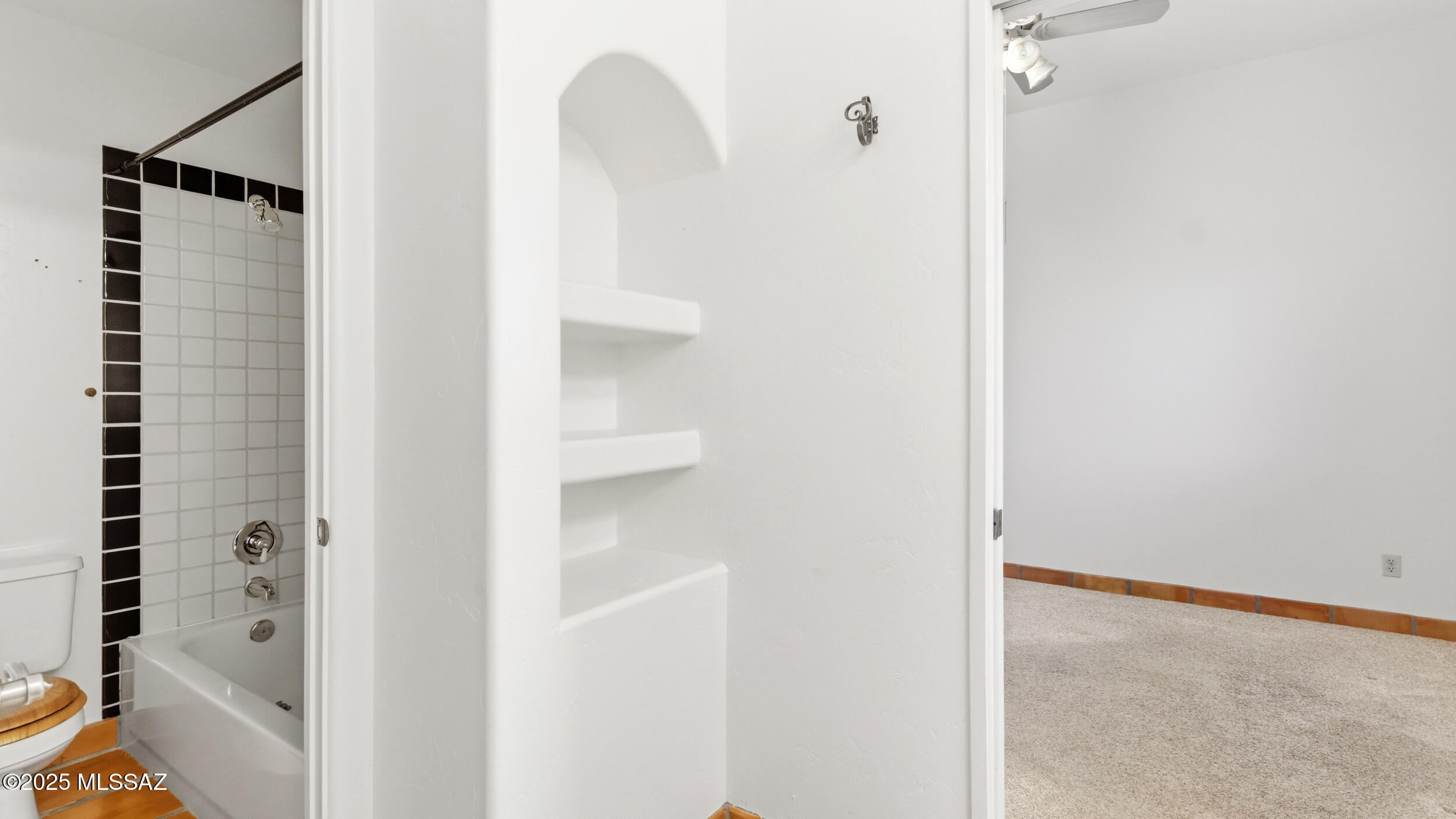 New Tucson Unit NO. 4 (1-203) - Residential