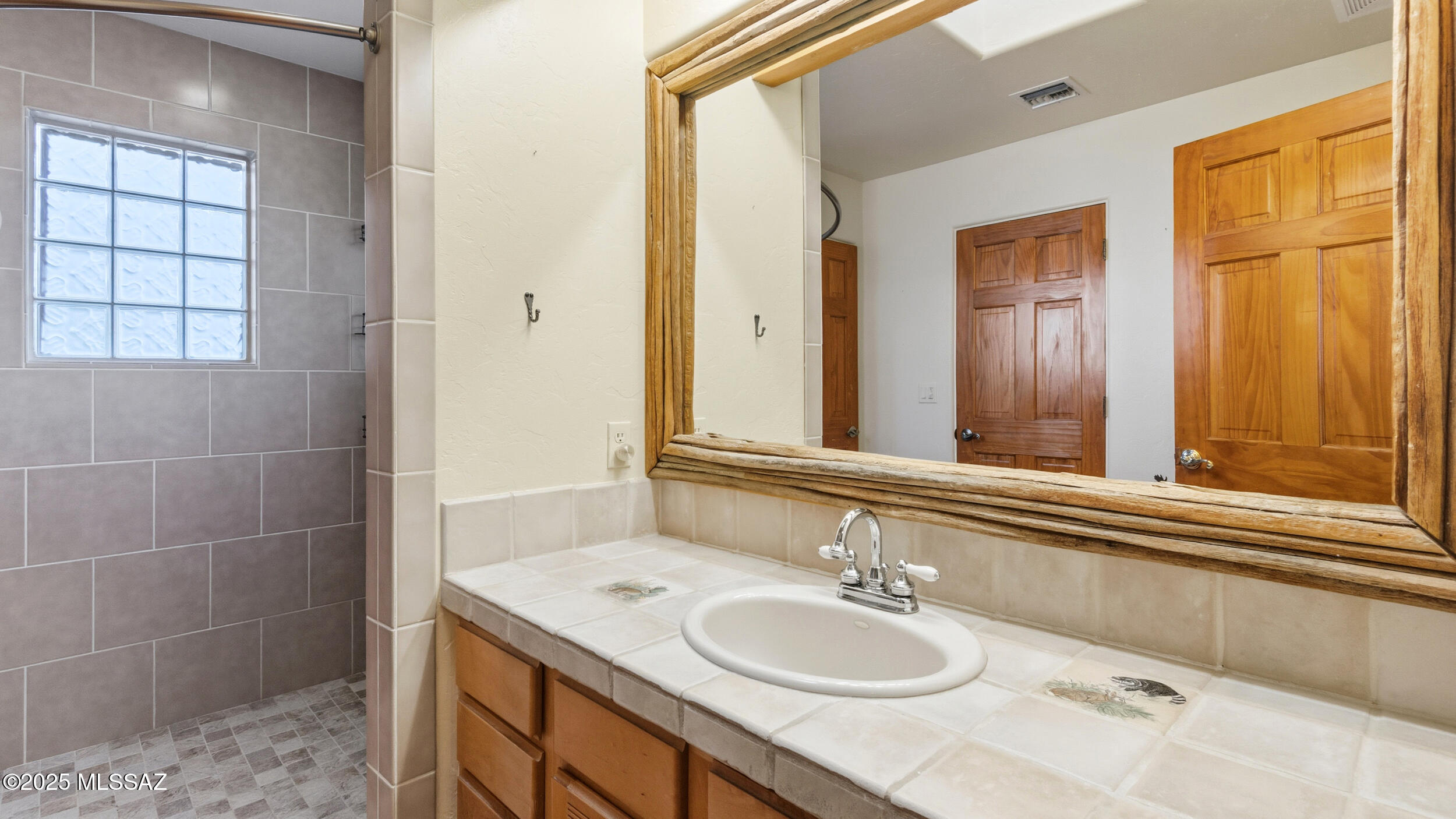 New Tucson Unit NO. 4 (1-203) - Residential