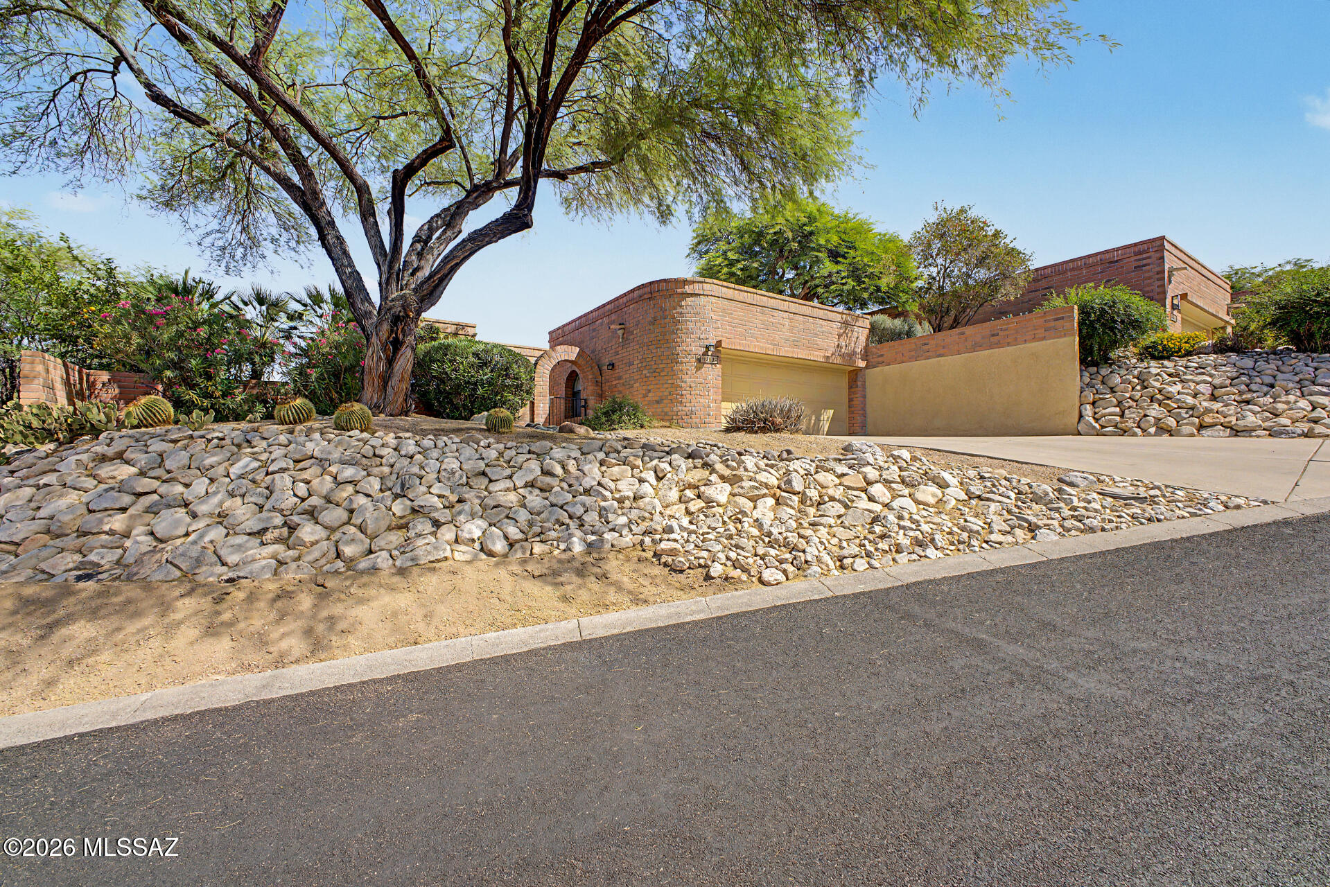 La Cholla Hills(1-313) - Residential