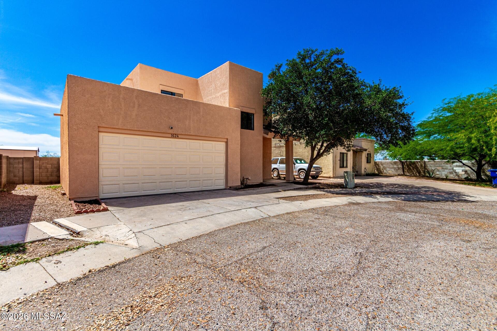 Las Montanas (1-56) - Residential