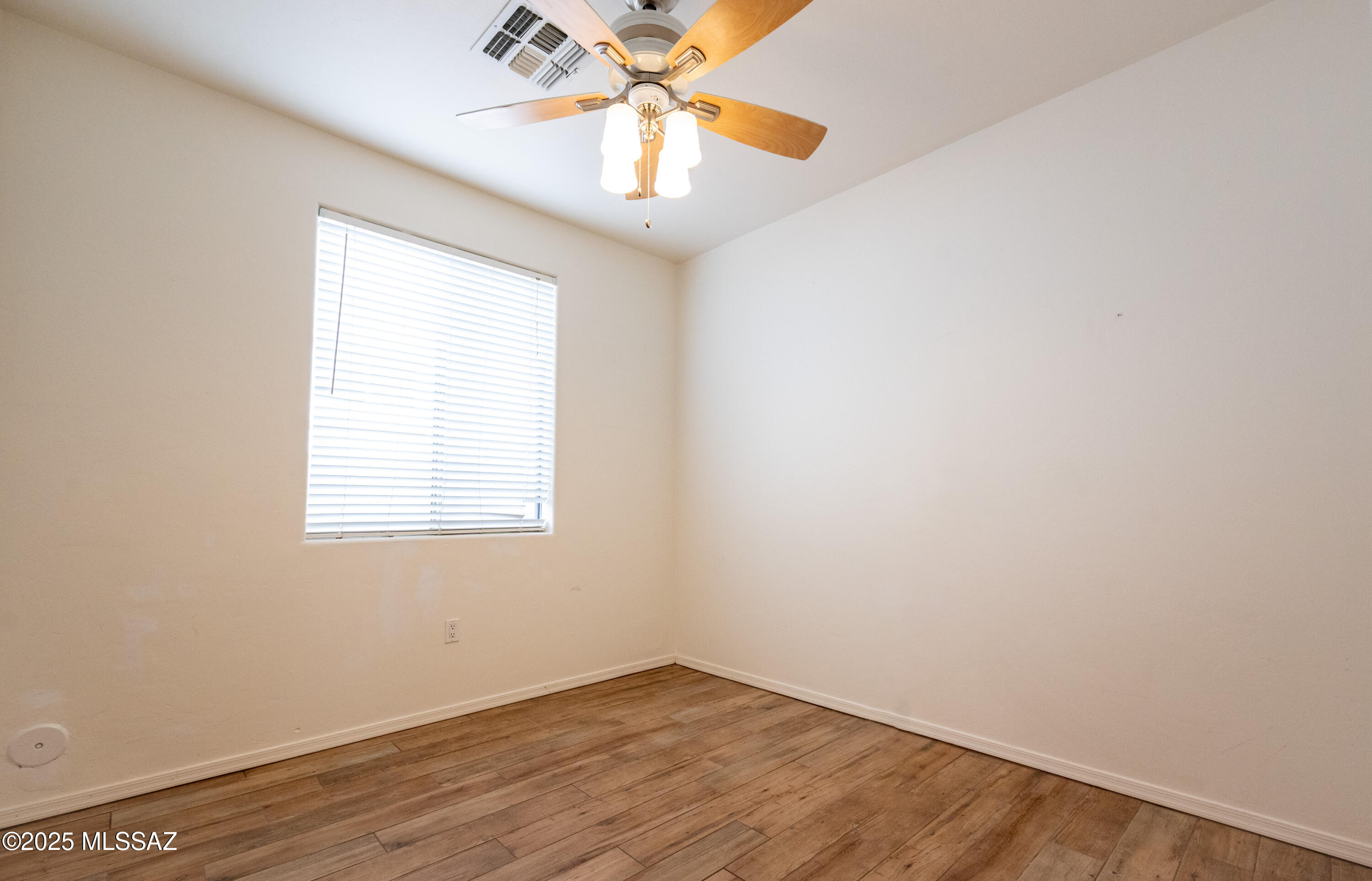 Presidio De La Luna (1-89) - Residential Lease