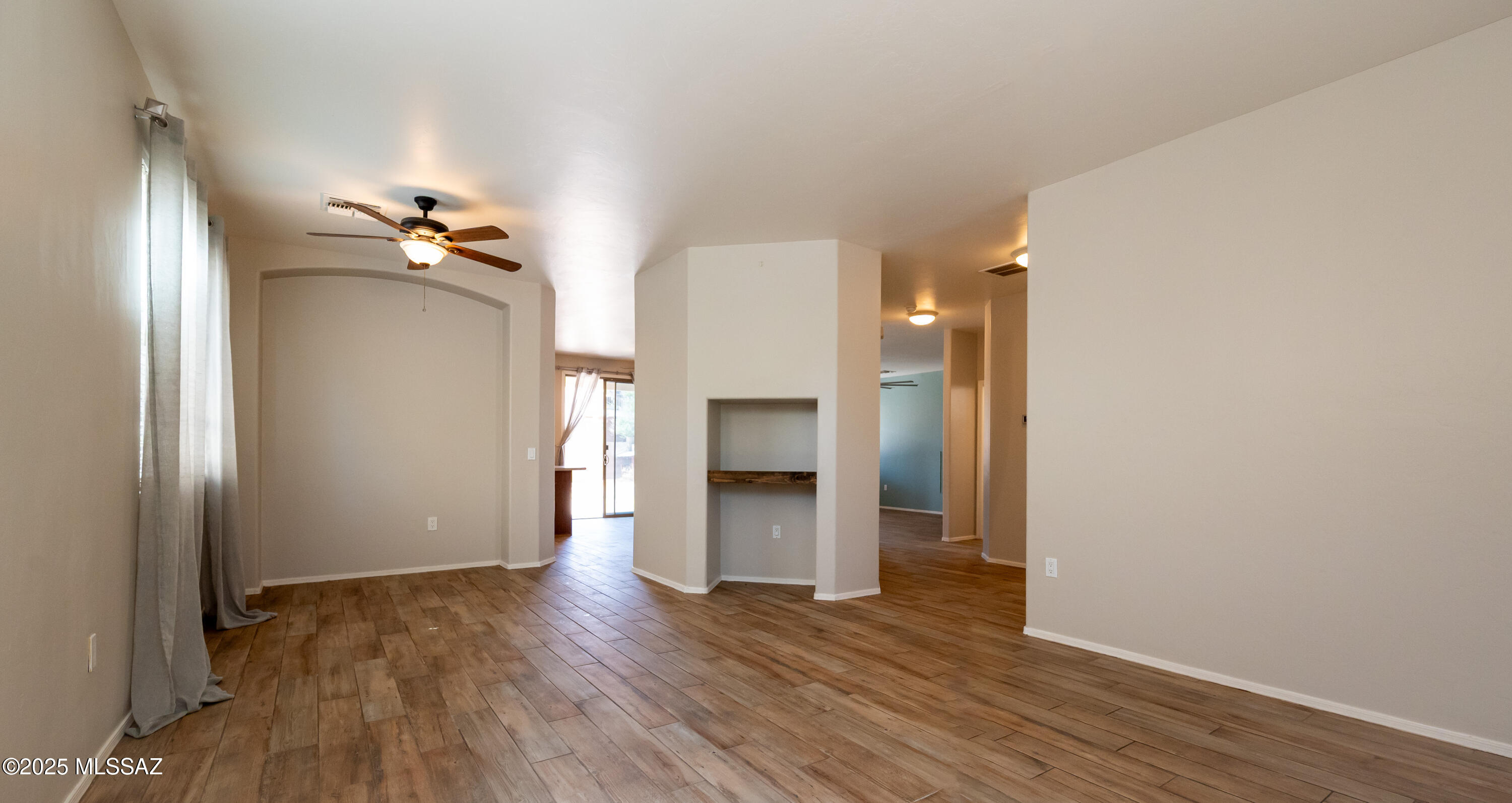 Presidio De La Luna (1-89) - Residential Lease