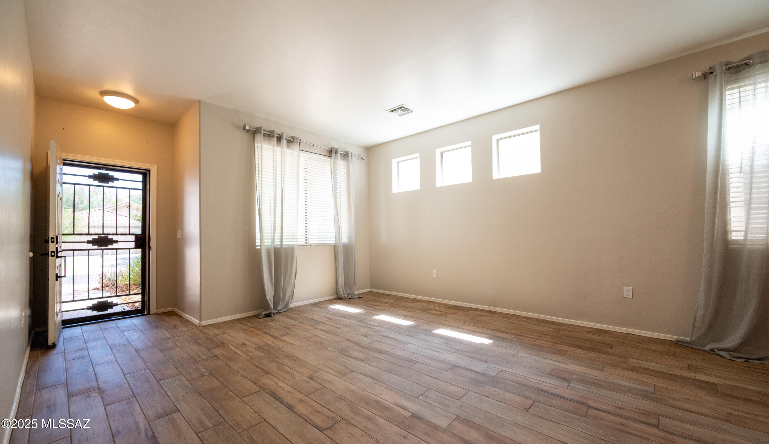Presidio De La Luna (1-89) - Residential Lease