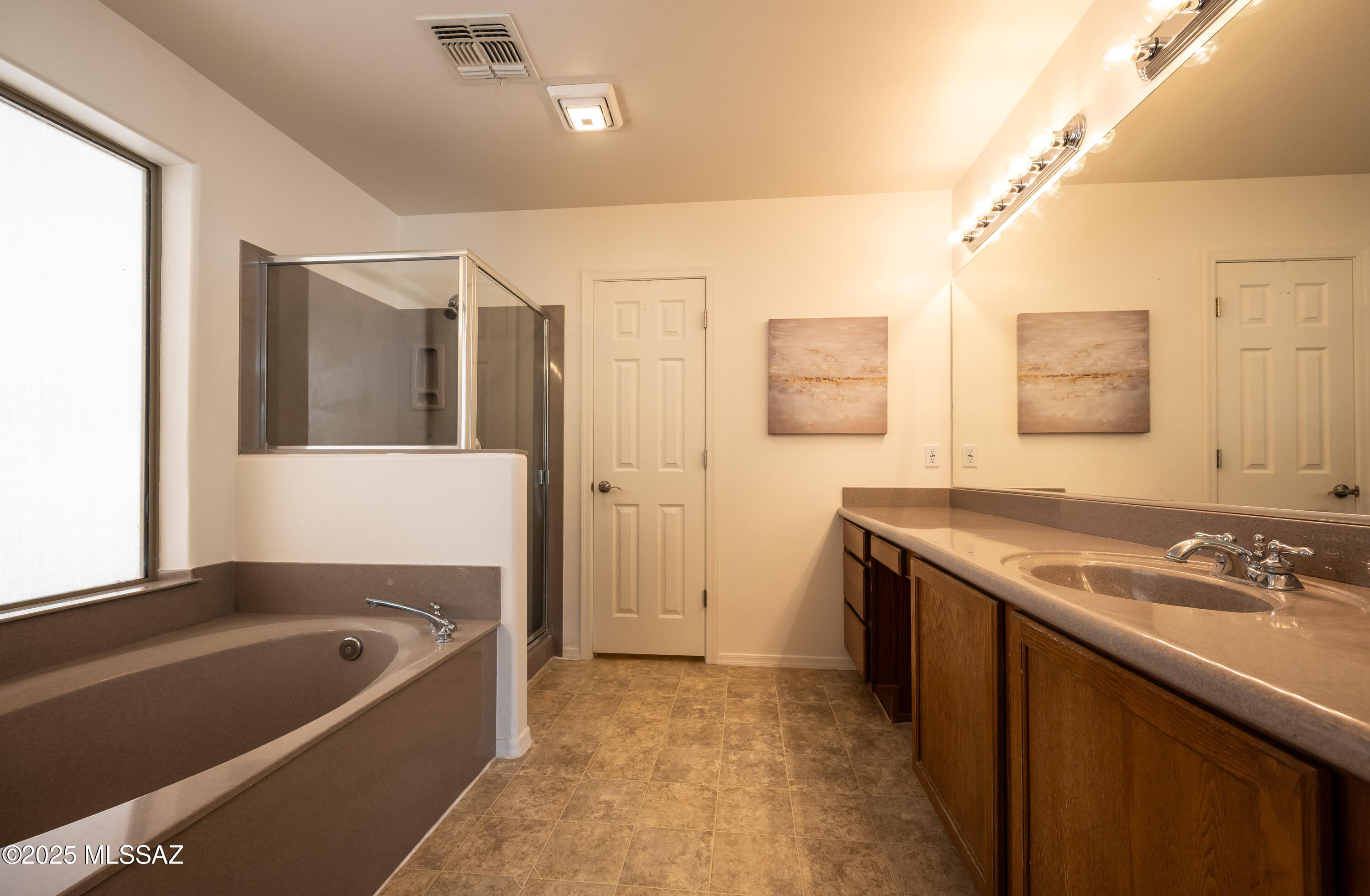 Presidio De La Luna (1-89) - Residential Lease