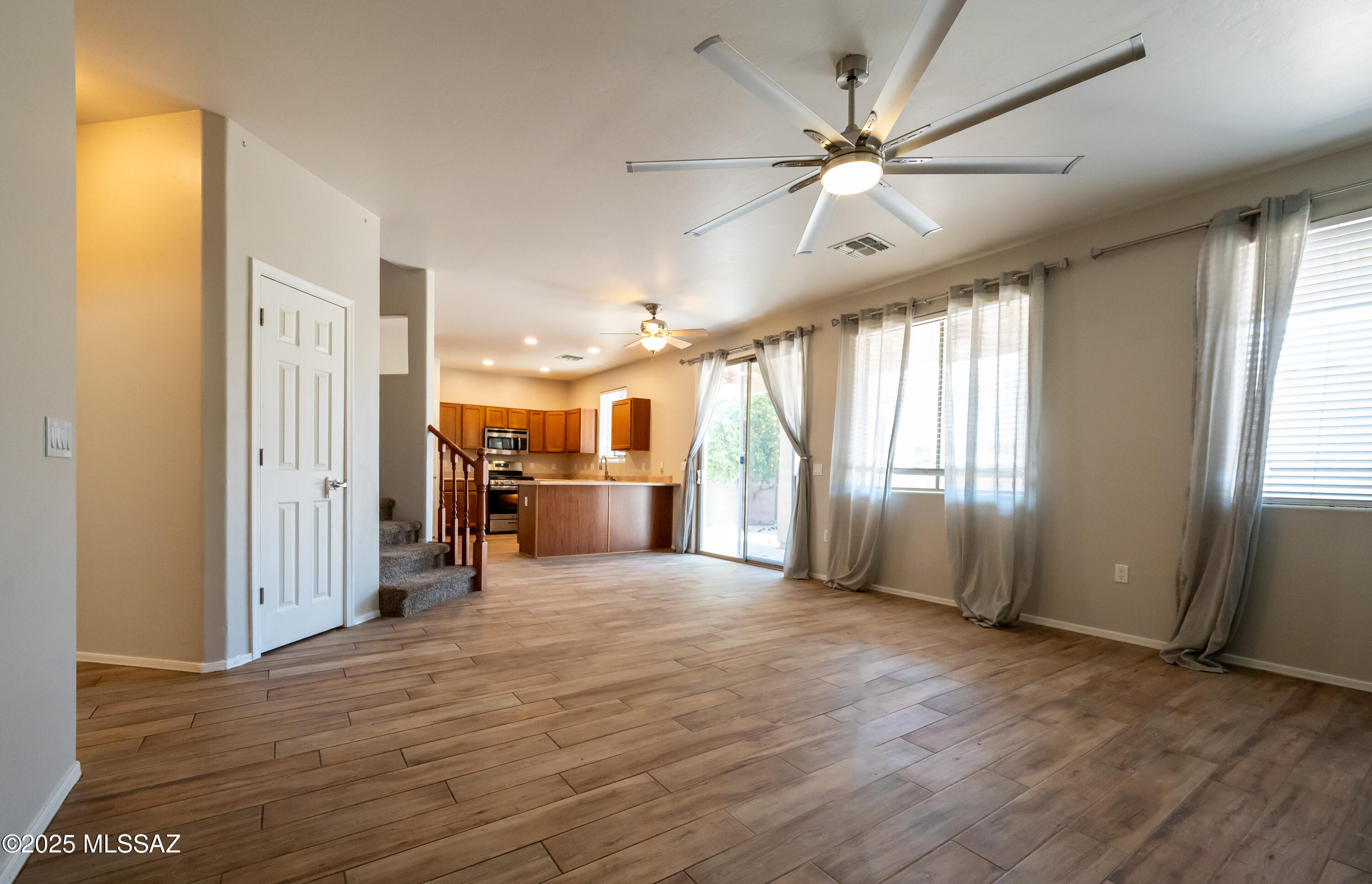 Presidio De La Luna (1-89) - Residential Lease