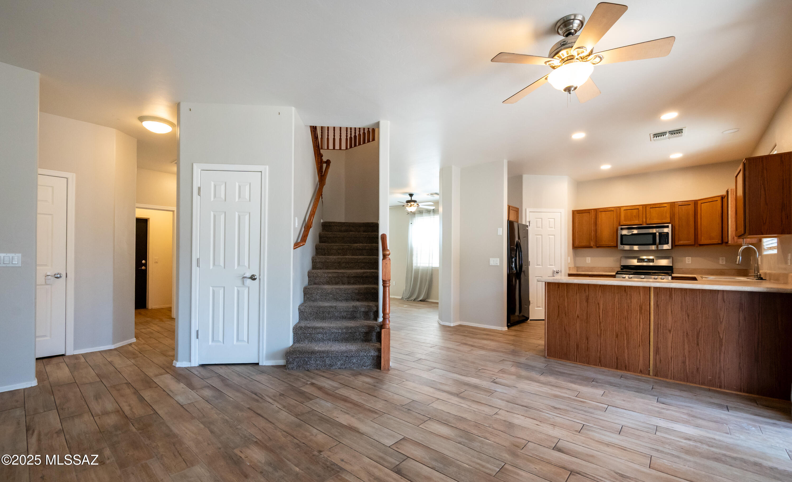 Presidio De La Luna (1-89) - Residential Lease