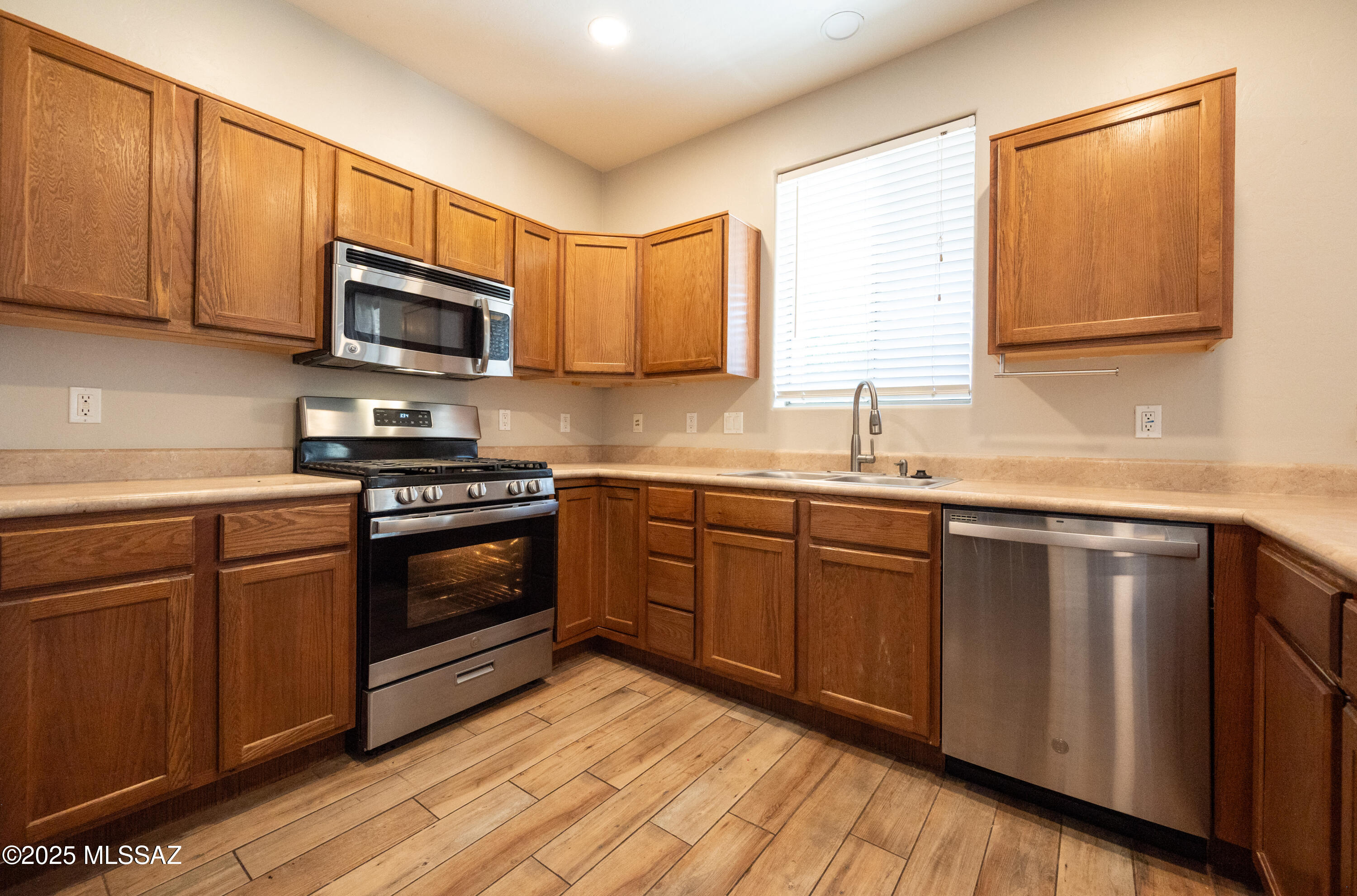 Presidio De La Luna (1-89) - Residential Lease