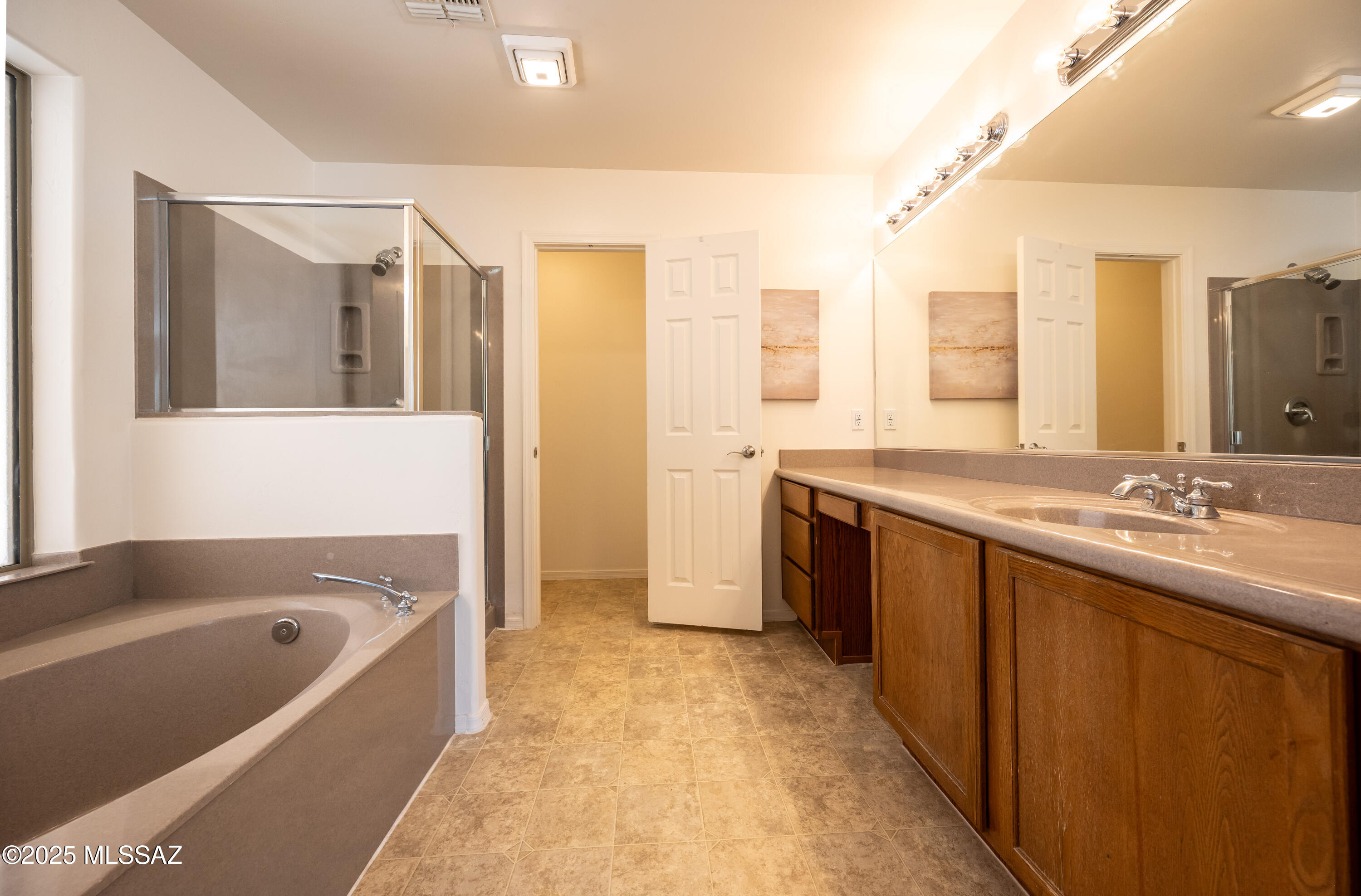 Presidio De La Luna (1-89) - Residential Lease