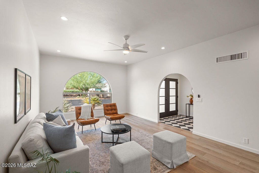 Colonia Verde (1-12) - Residential