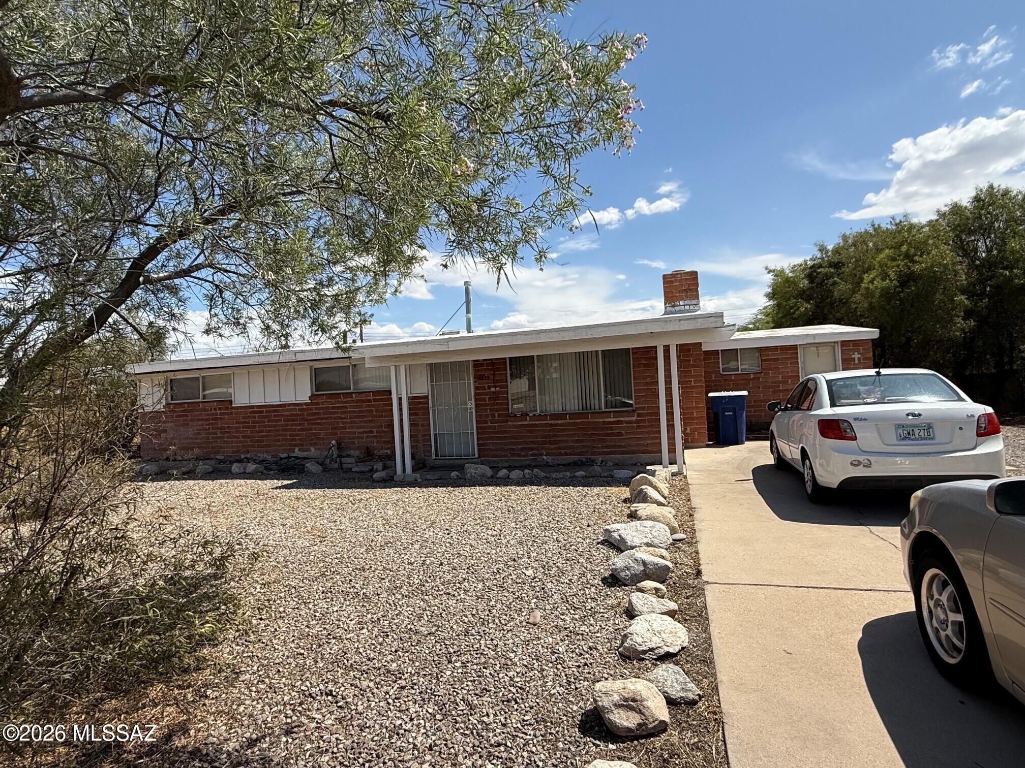 Burnt Adobe Home in Popular Glen Heather Estates features updated kitchen, & Tile flooring throughout living area with Carpet in Family Rm! Large Living room with wood burning fireplace, Separate Dining Area,  3 Bedrooms, 2 Baths, + Large Family Room! Big covered Patio in back yard with large walled yard with room for a pool!  New Roof, Central Air Conditioning and Central Gas Heat.
Current tenants need 30 days notice - Shown by Appointment only.