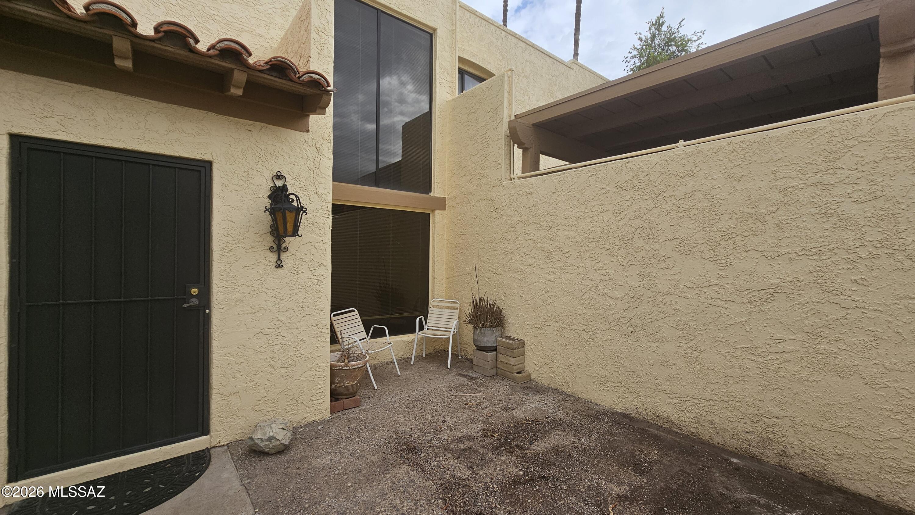 Las Primeras Lomas (1-76) - Residential
