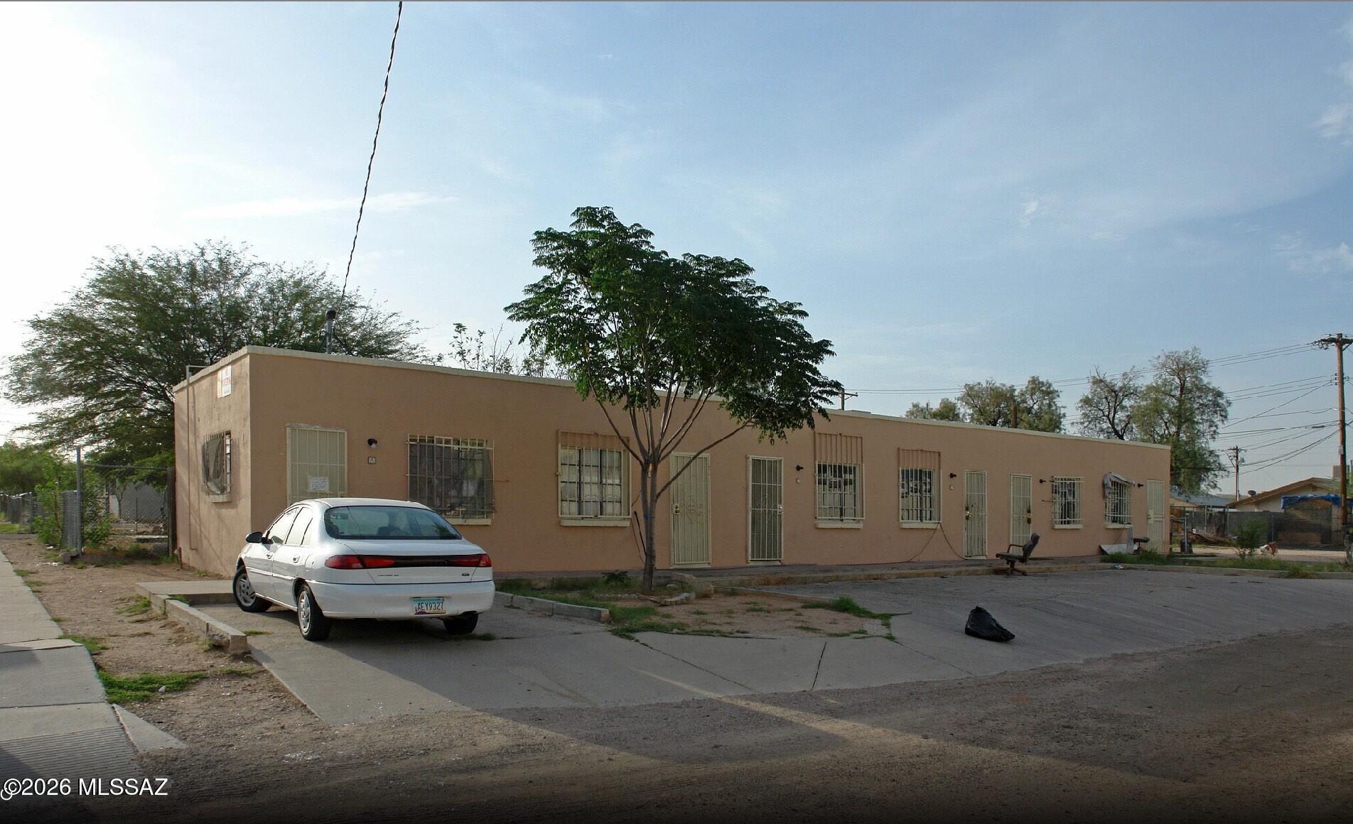 6-unit studio apartment building on 0/15 AC in South Tucson, zoned SR-2 for upto 24 units. Individually metered electric/water, 100% occupied at in-place rents averaging $705/unit - below the $780 submarket average, with built-in upside. Adjacent fenced vacant lot included, generating $500/mo seperately. $56,760 GSI, ~8.6% cap rate at $4500,000 ask ($83,333/unit). Value-add refresh opportunit. Privat lenderr financing available.