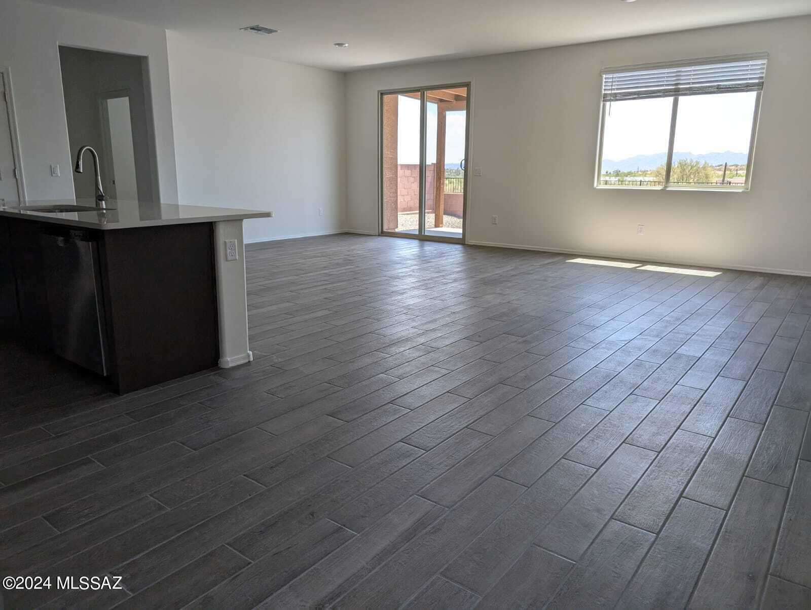 Vista Del Oro (1-108) - Residential Lease