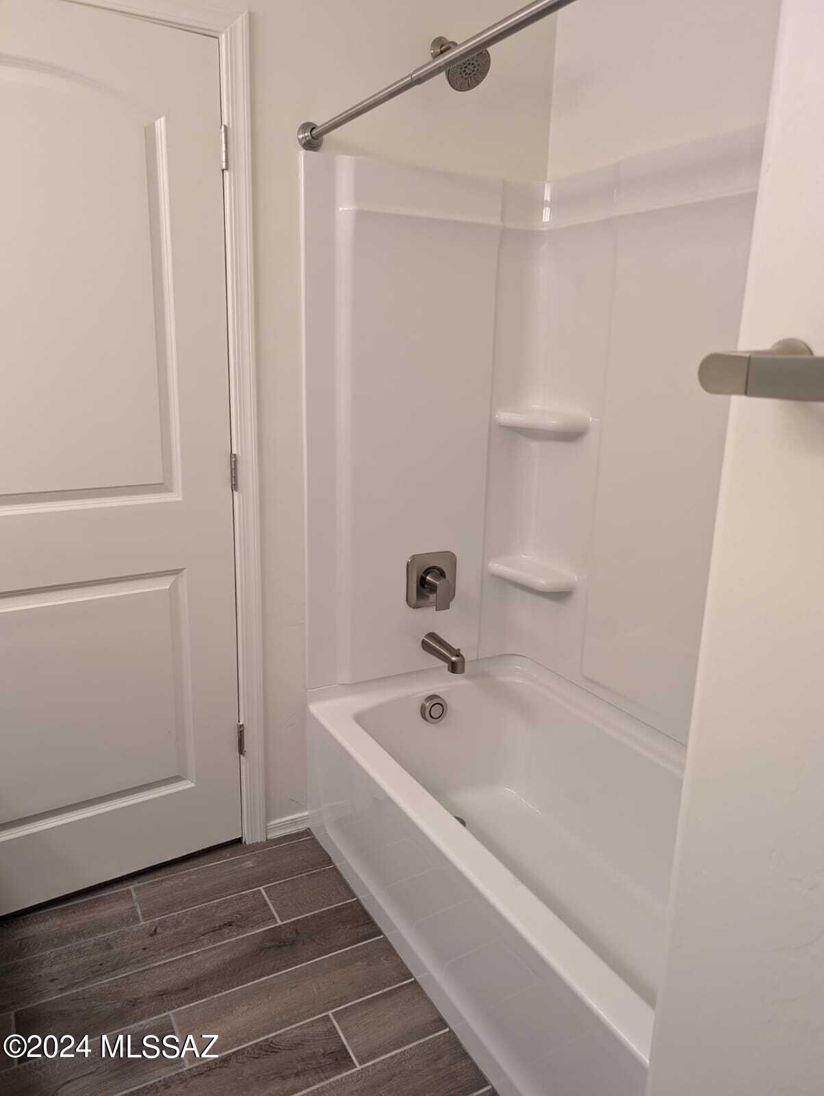Vista Del Oro (1-108) - Residential Lease