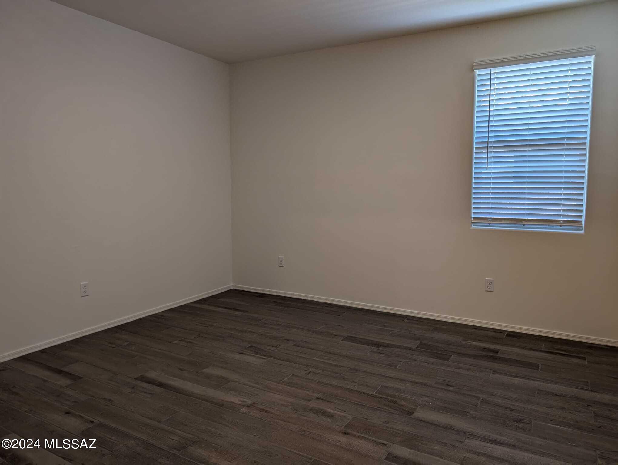 Vista Del Oro (1-108) - Residential Lease