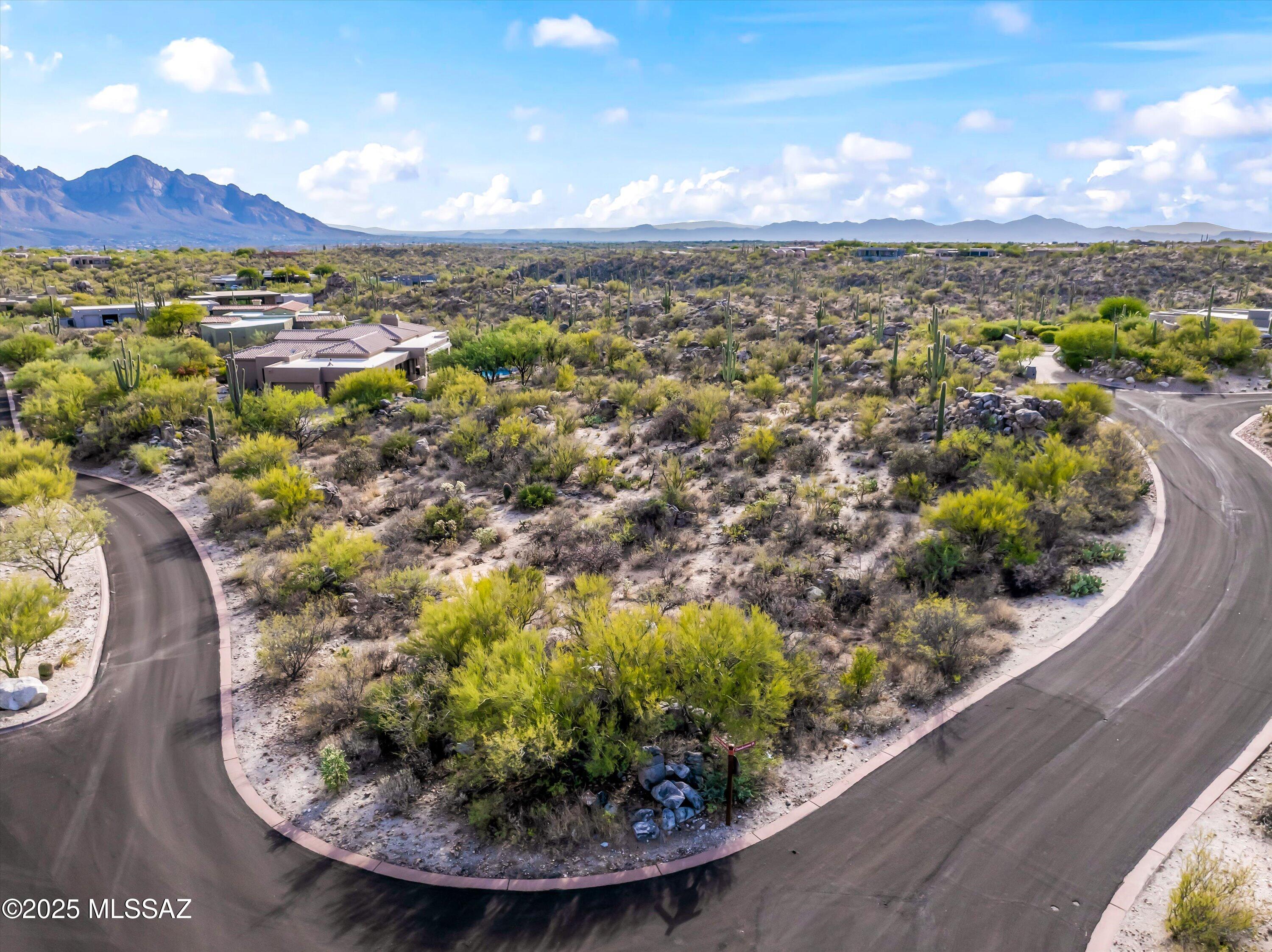 Honey Bee Ridge(The Estates At) - Residential