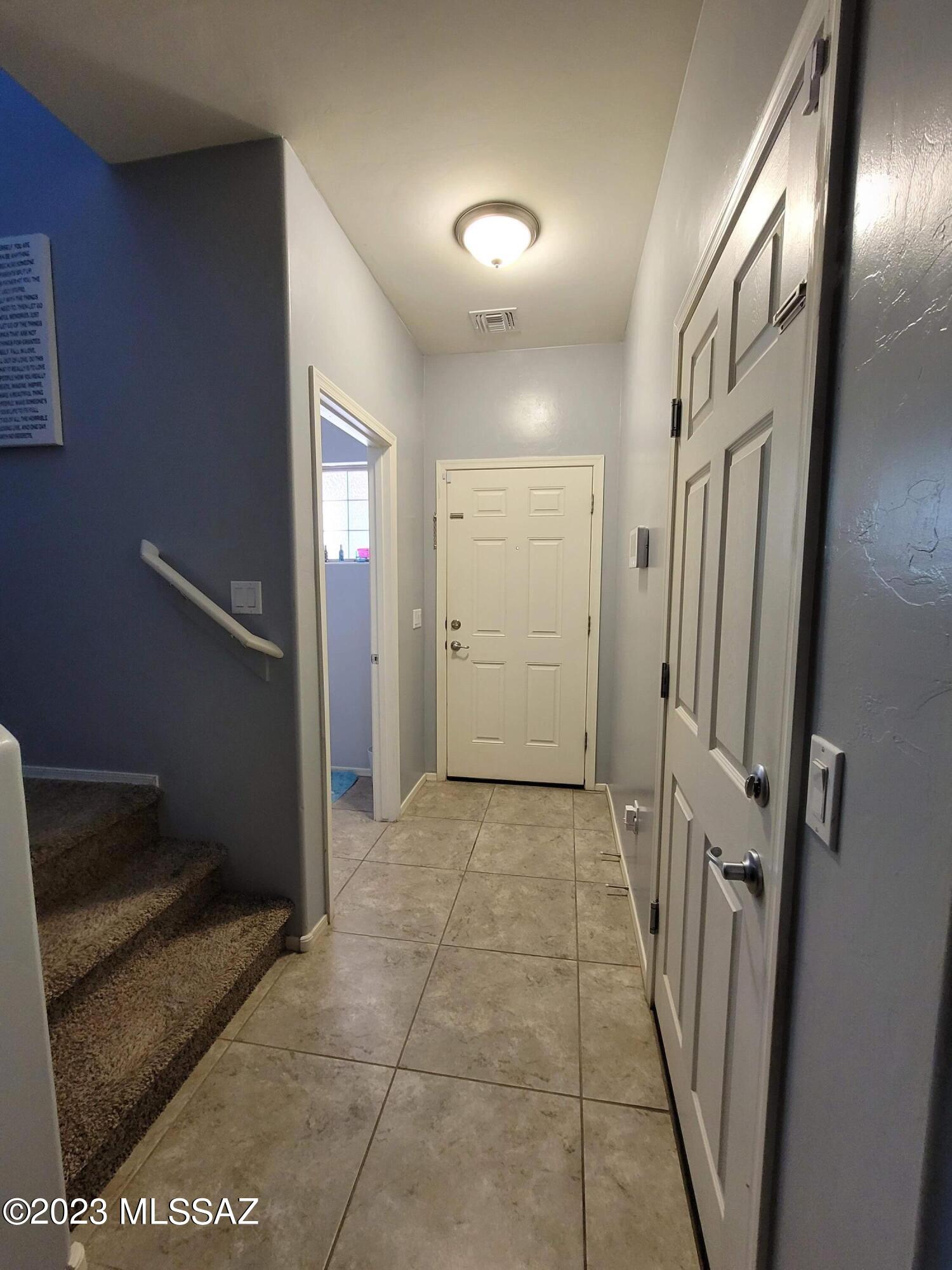 Vista Del Lago Norte SQ20140780198 - Residential Lease