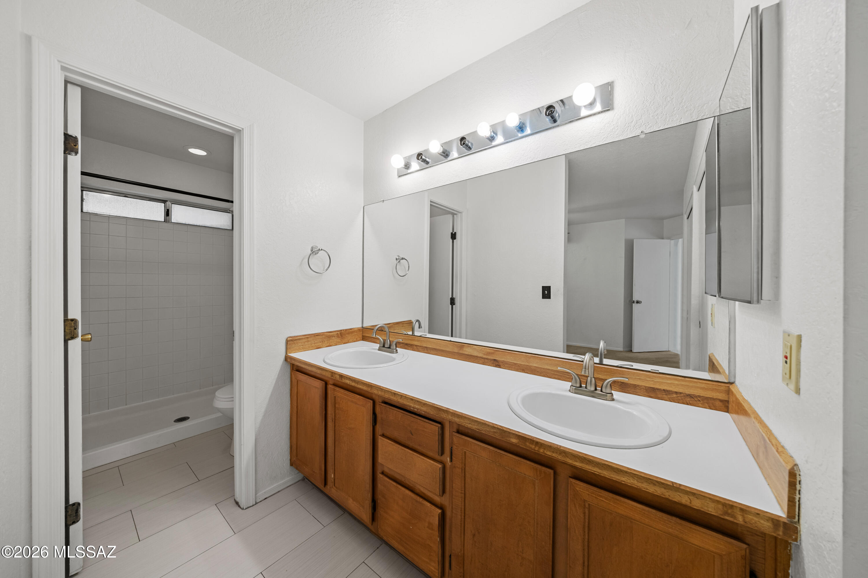 Country Highlands (1-180) - Residential