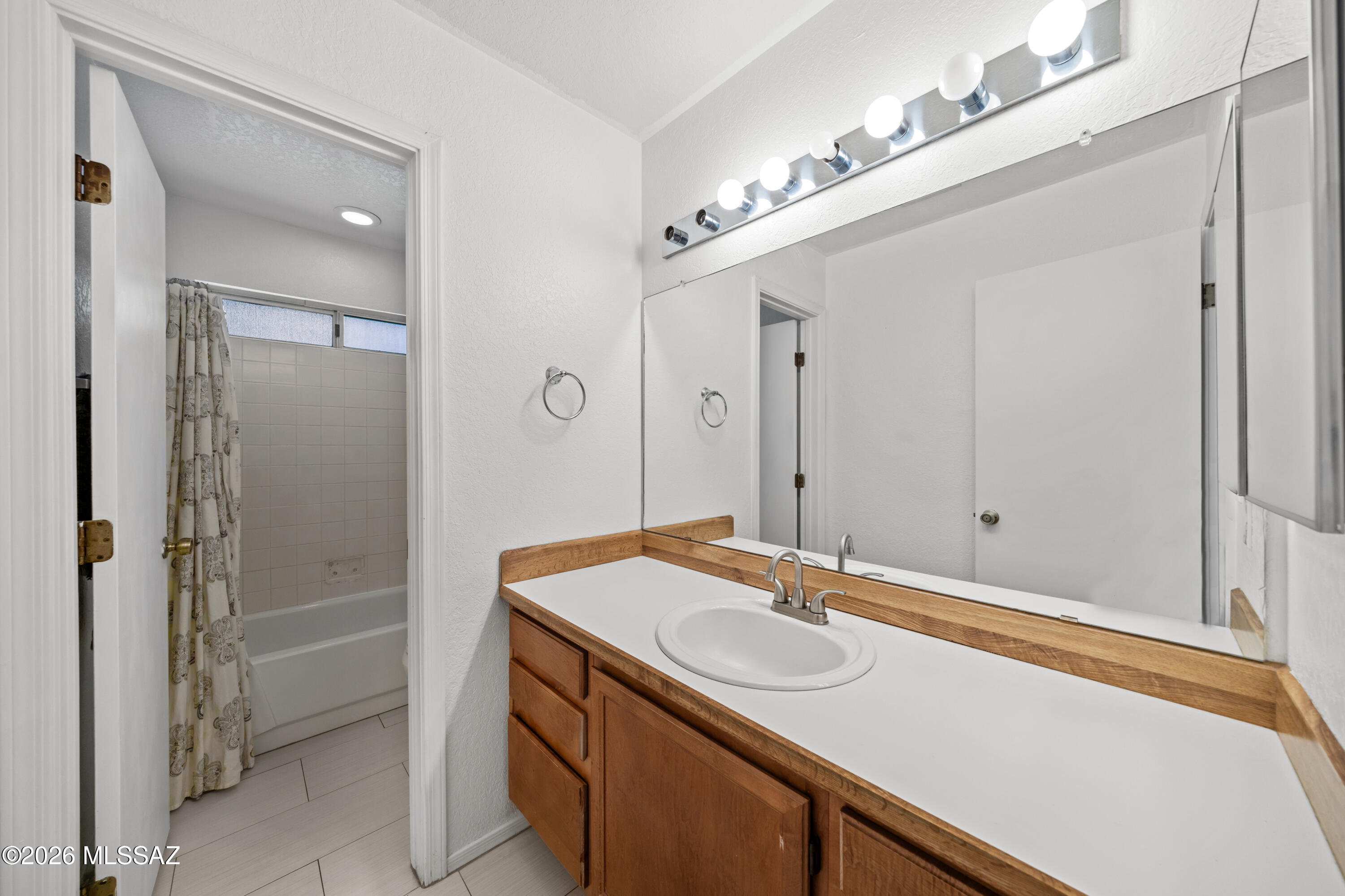 Country Highlands (1-180) - Residential