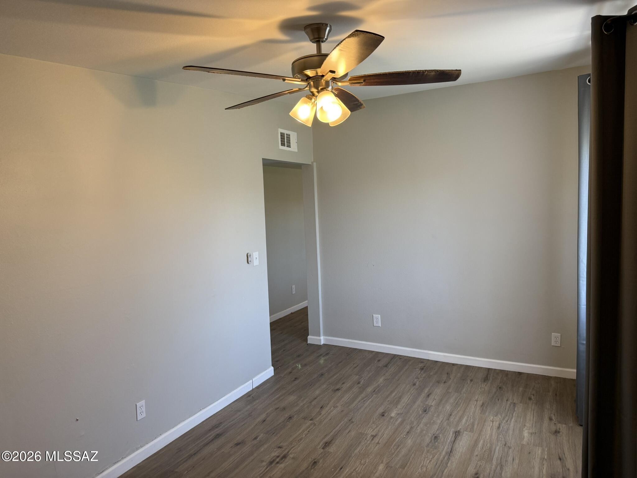 Centennial Park (1-160) - Residential Lease
