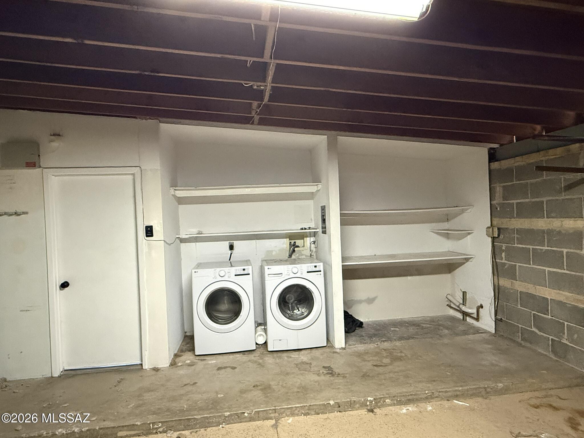 Centennial Park (1-160) - Residential Lease