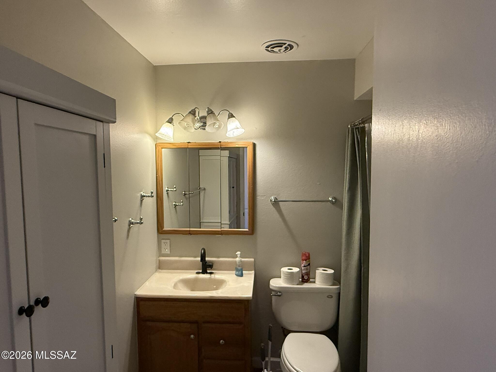 Centennial Park (1-160) - Residential Lease