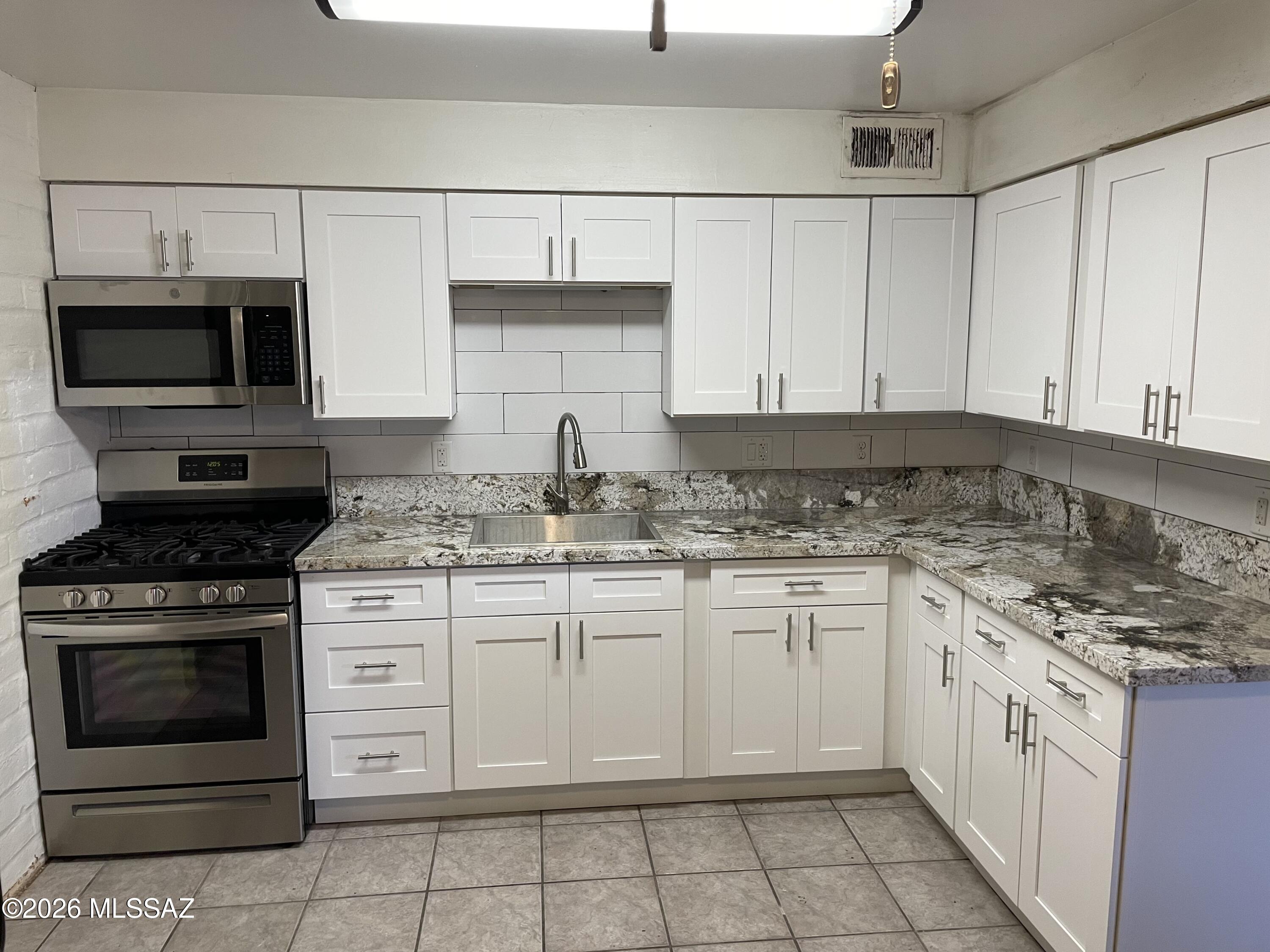 Granada Park - Residential Lease