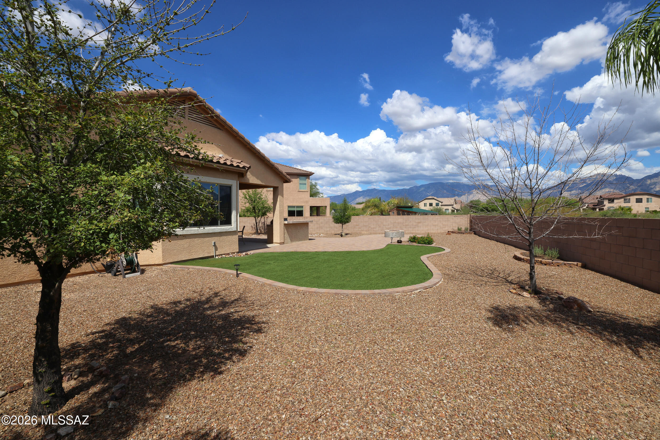 Rancho Vistoso NGHB 10 PCLS S,U & V - Residential