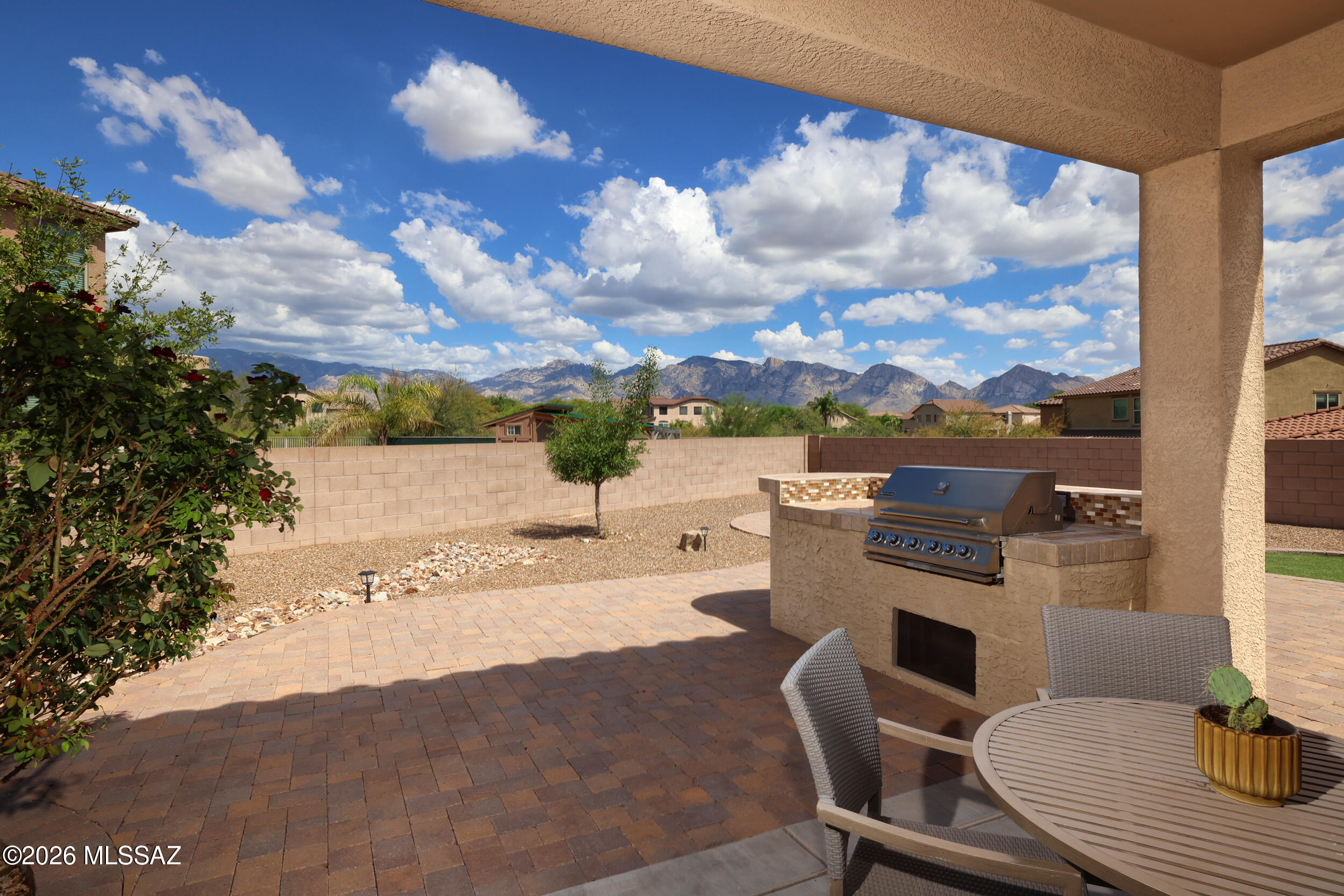 Rancho Vistoso NGHB 10 PCLS S,U & V - Residential
