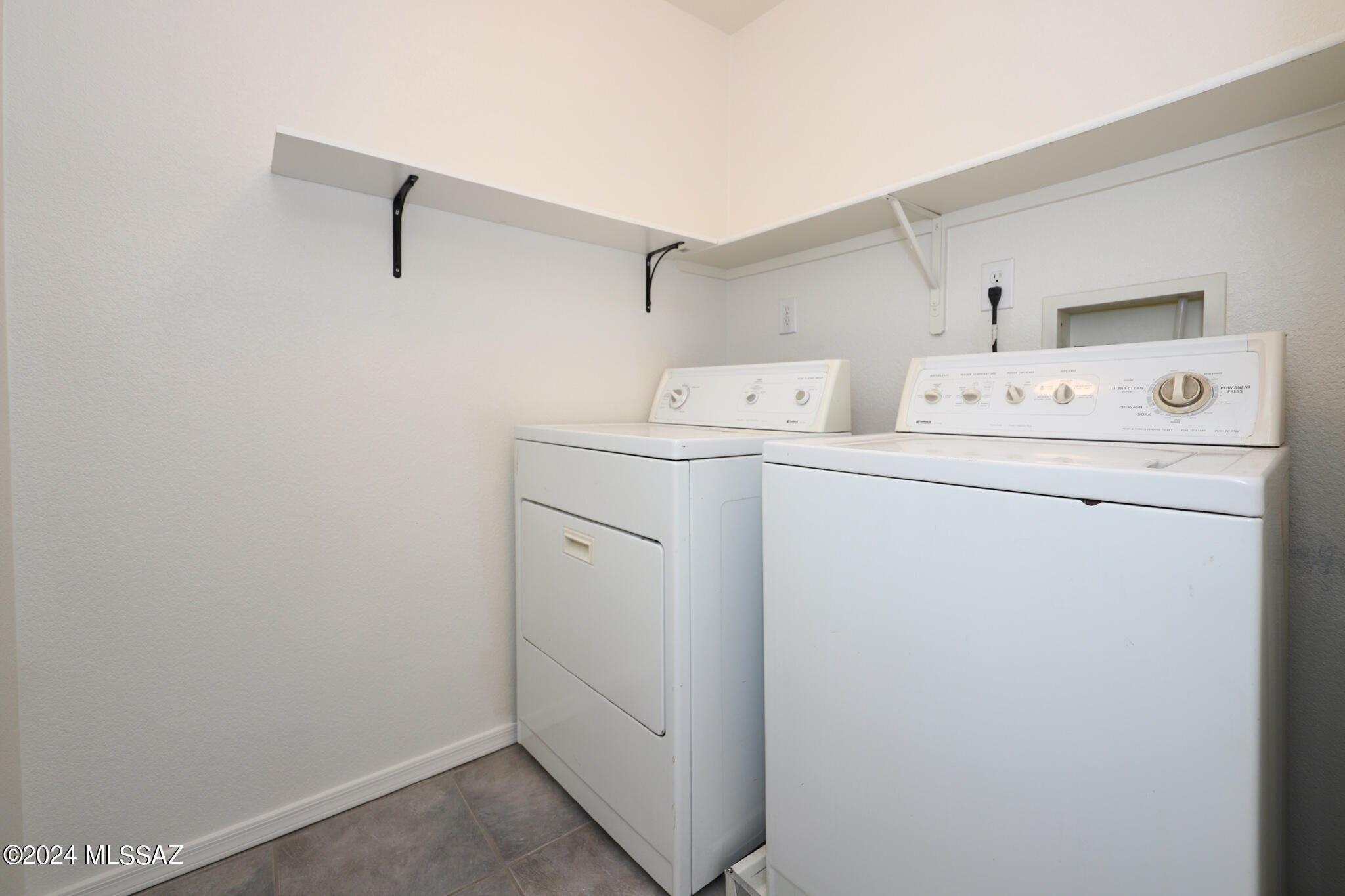 Pantano Ridge (1-123) - Residential Lease