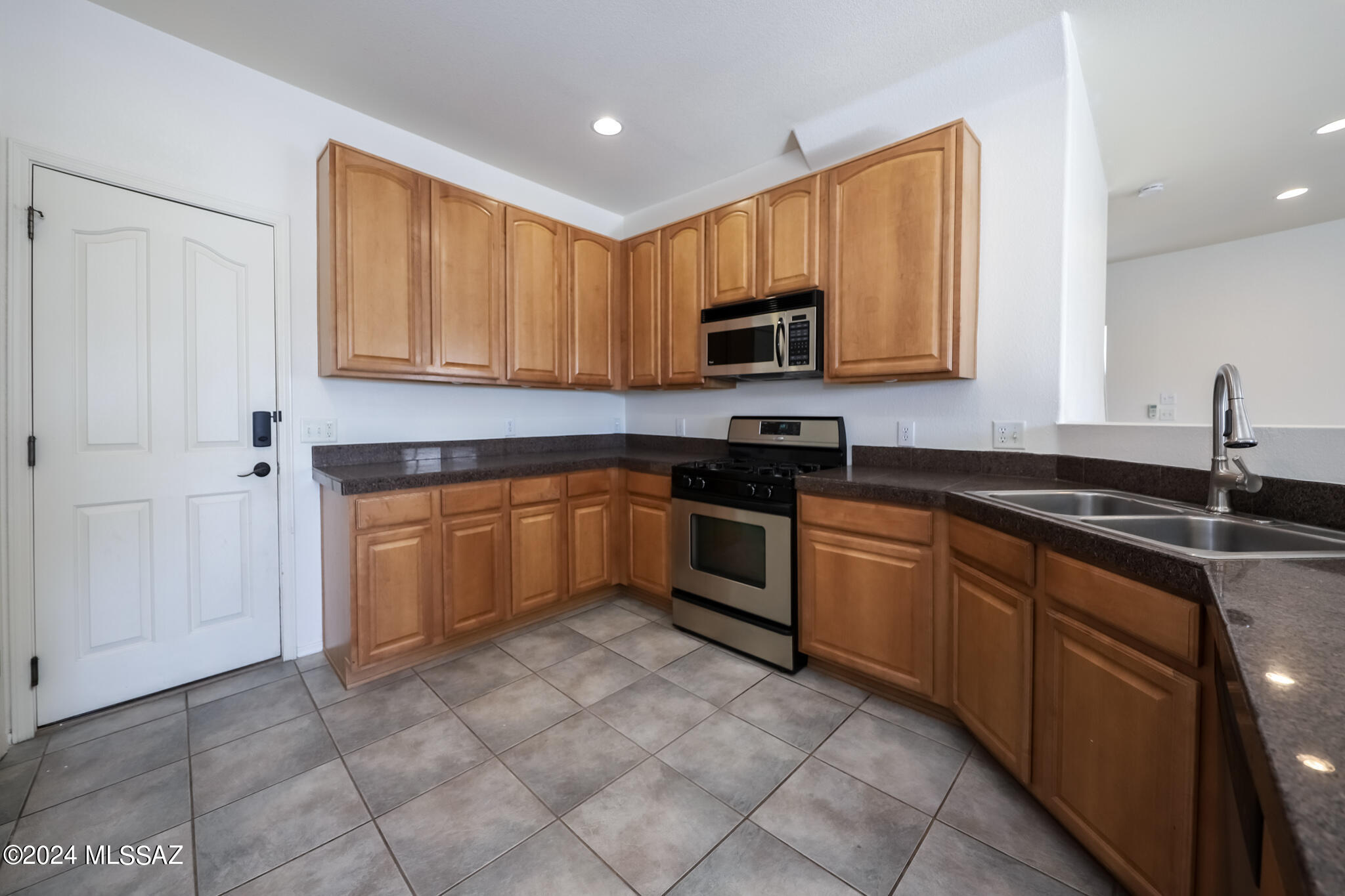 Pantano Ridge (1-123) - Residential Lease