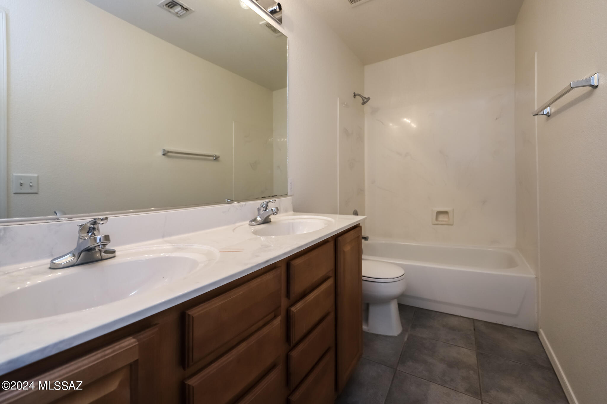 Pantano Ridge (1-123) - Residential Lease