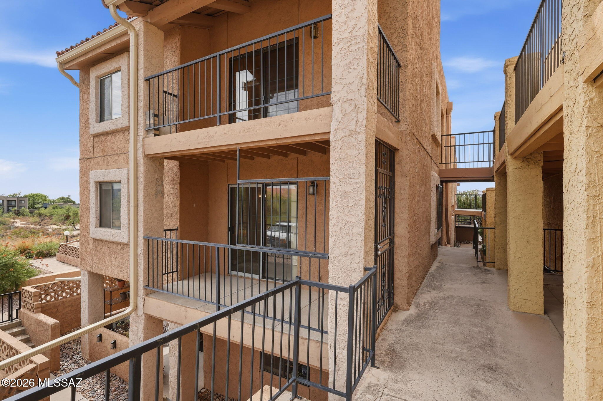 Las Casas Bellas Condo(54-112),(Bk1) - Residential