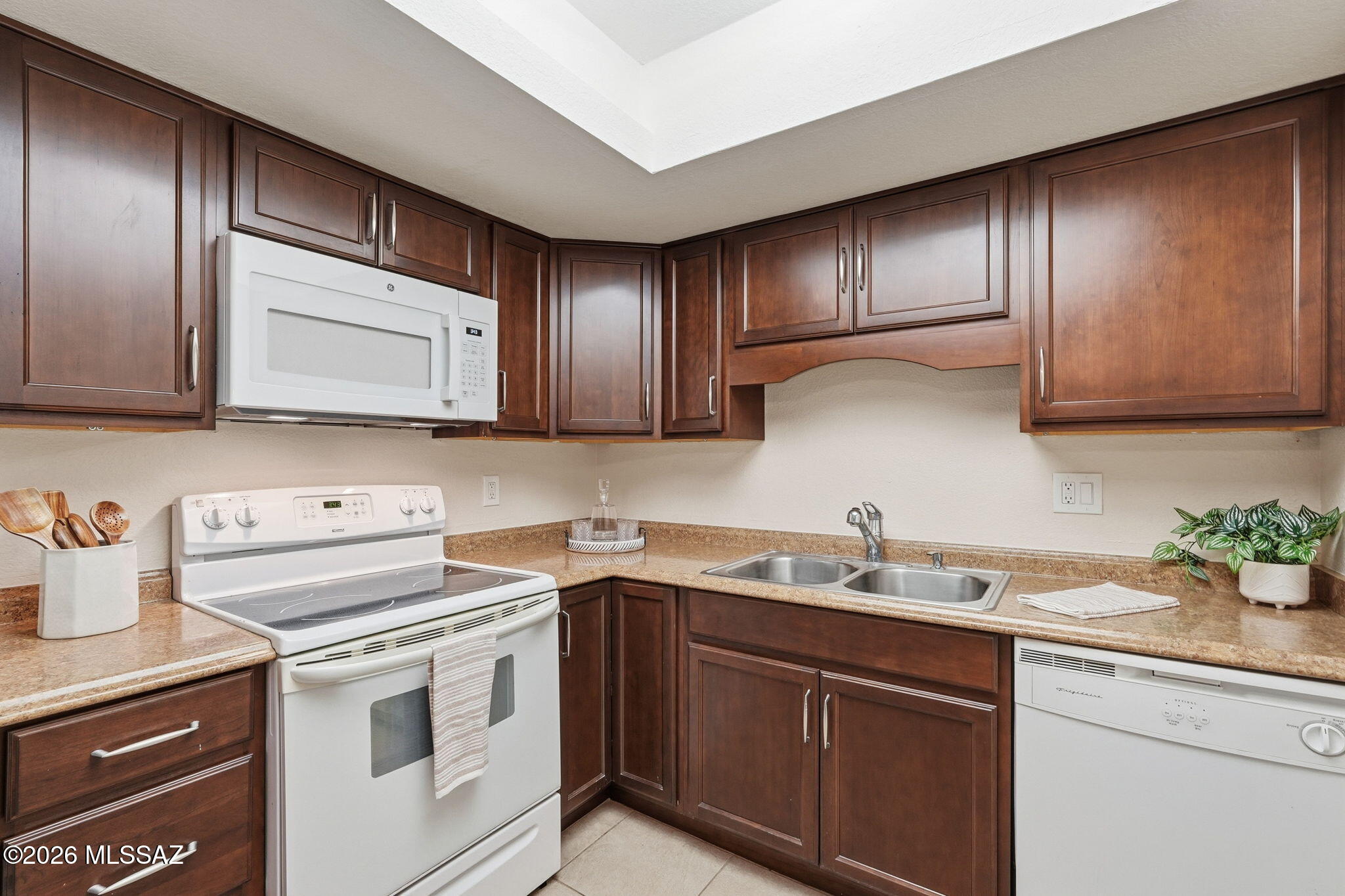 Las Casas Bellas Condo(54-112),(Bk1) - Residential