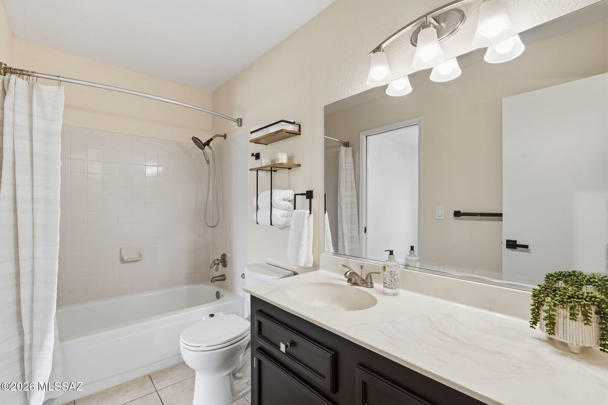 Las Casas Bellas Condo(54-112),(Bk1) - Residential