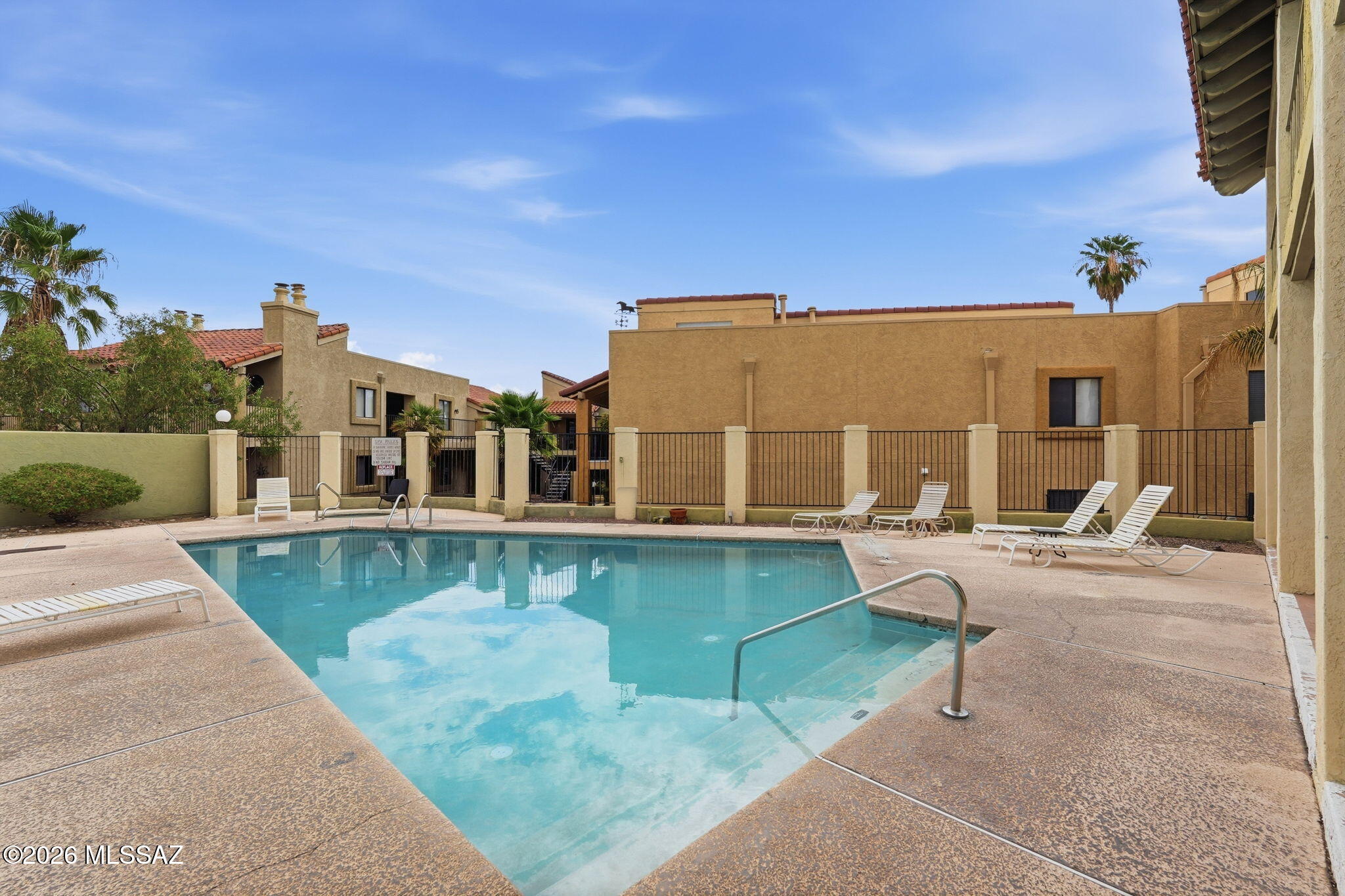 Las Casas Bellas Condo(54-112),(Bk1) - Residential