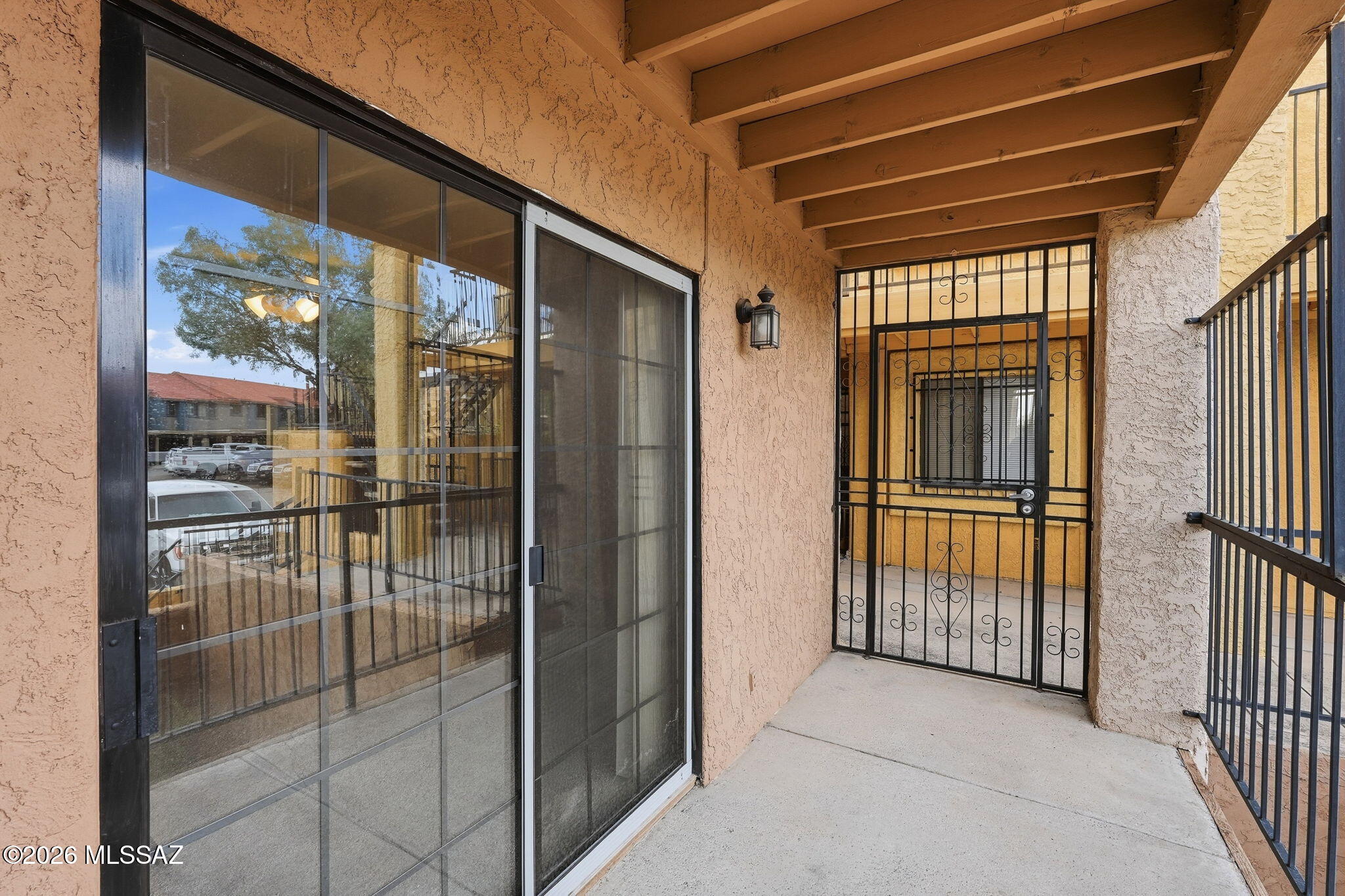 Las Casas Bellas Condo(54-112),(Bk1) - Residential