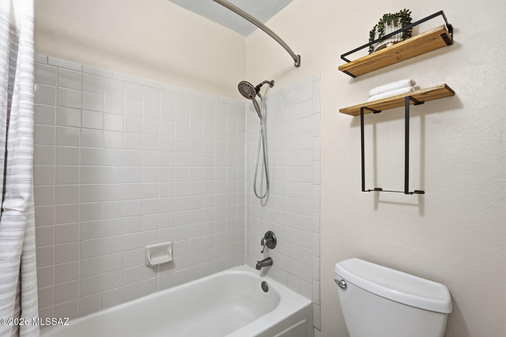 Las Casas Bellas Condo(54-112),(Bk1) - Residential
