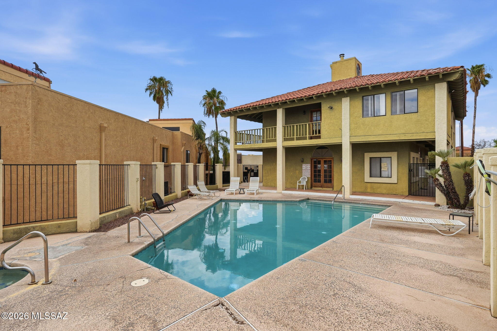 Las Casas Bellas Condo(54-112),(Bk1) - Residential