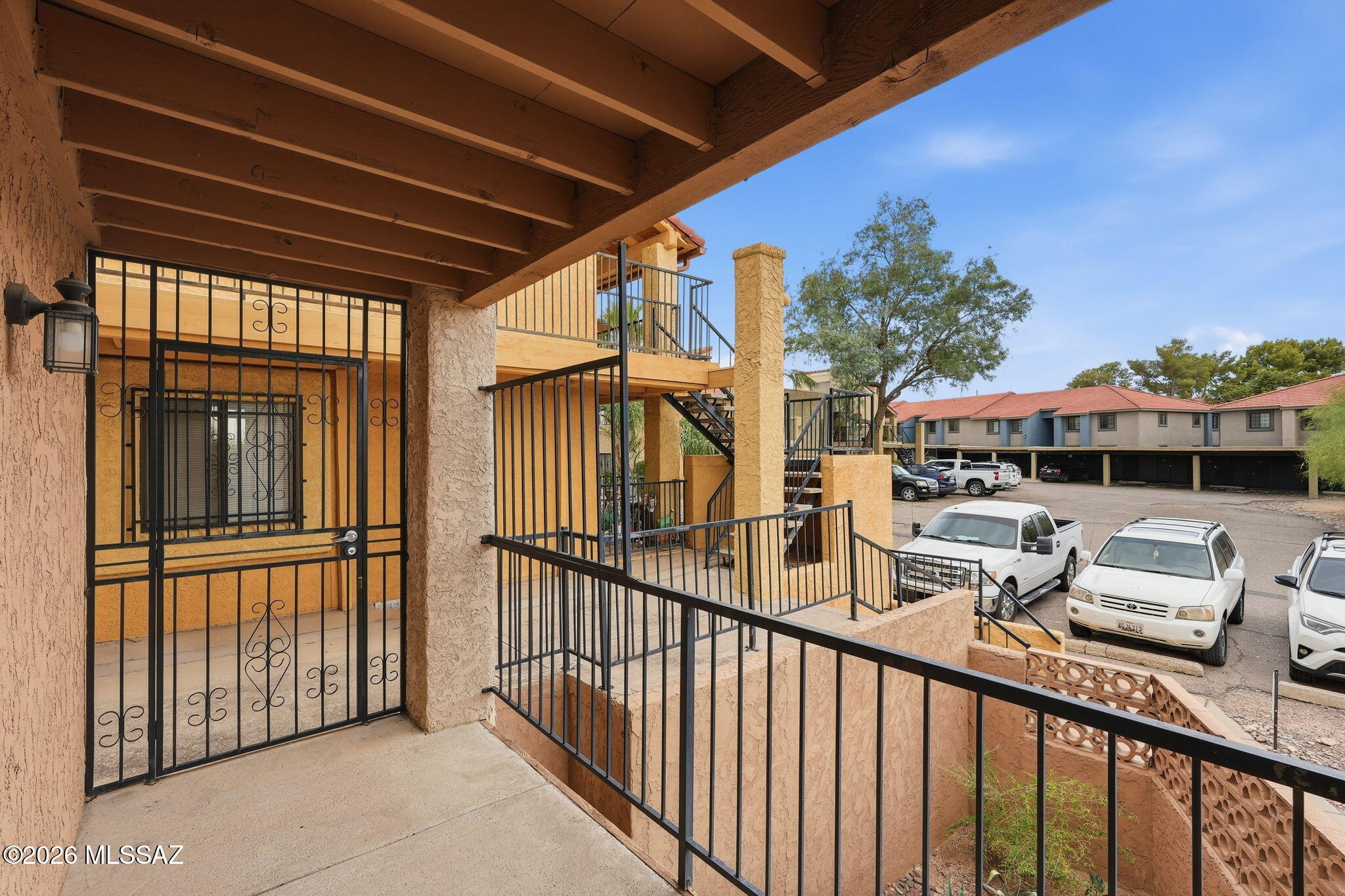 Las Casas Bellas Condo(54-112),(Bk1) - Residential