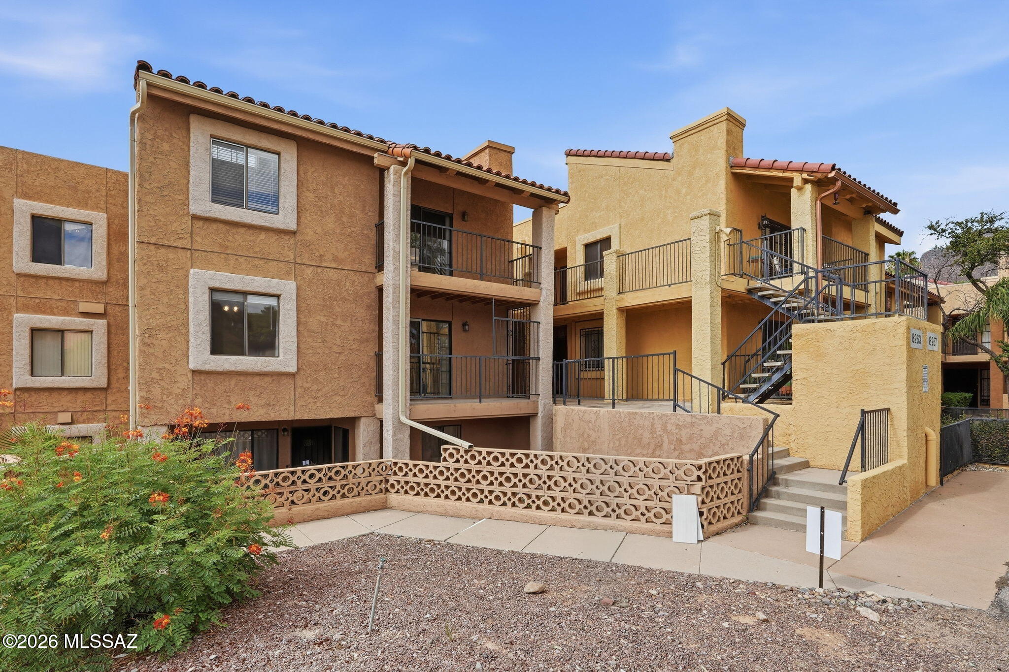 Las Casas Bellas Condo(54-112),(Bk1) - Residential