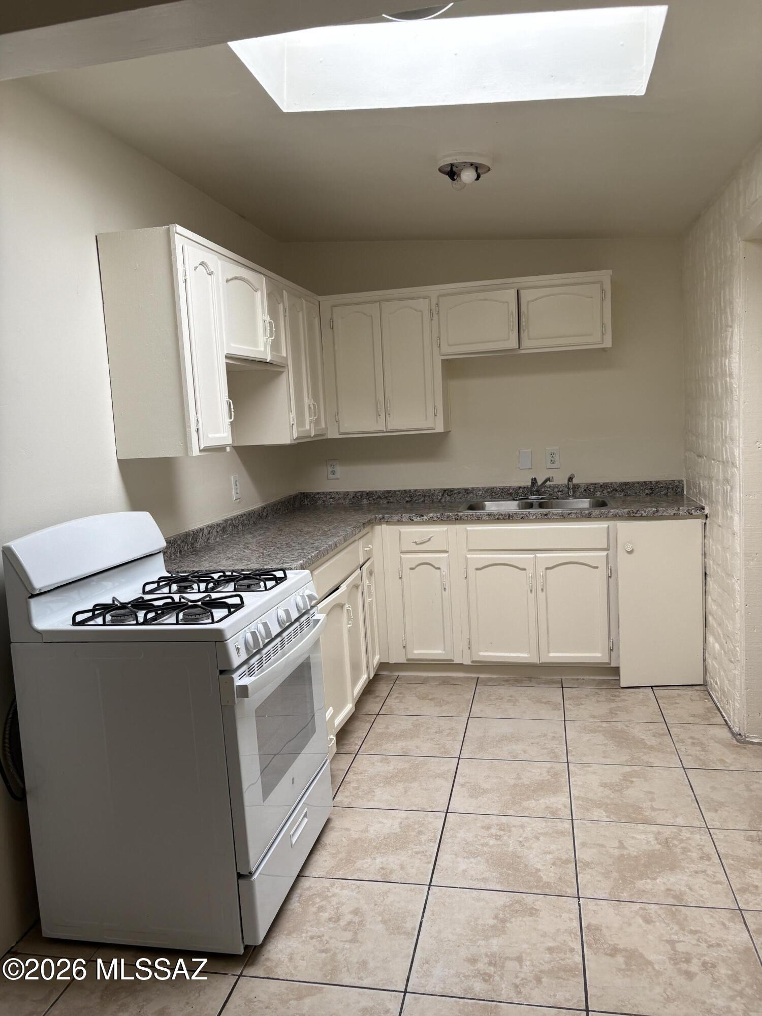 Maryvale Manor - Residential Lease