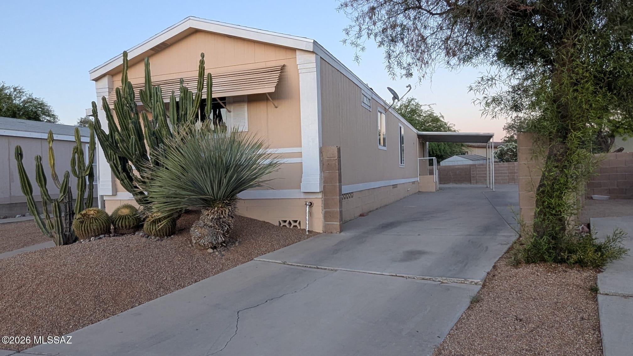 Country Club Terrace (1-108) - Residential