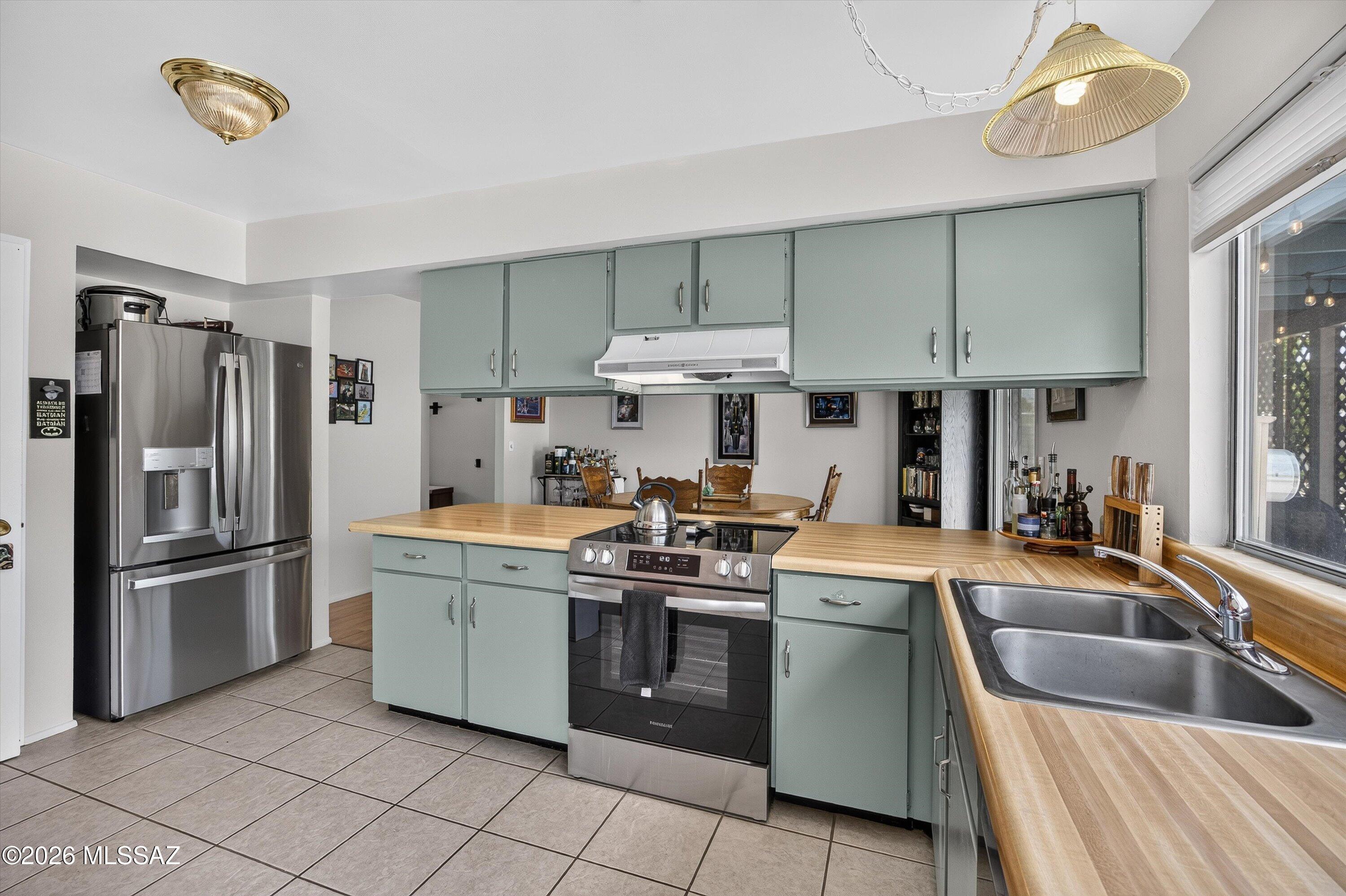 Broadway East (1-112) - Residential