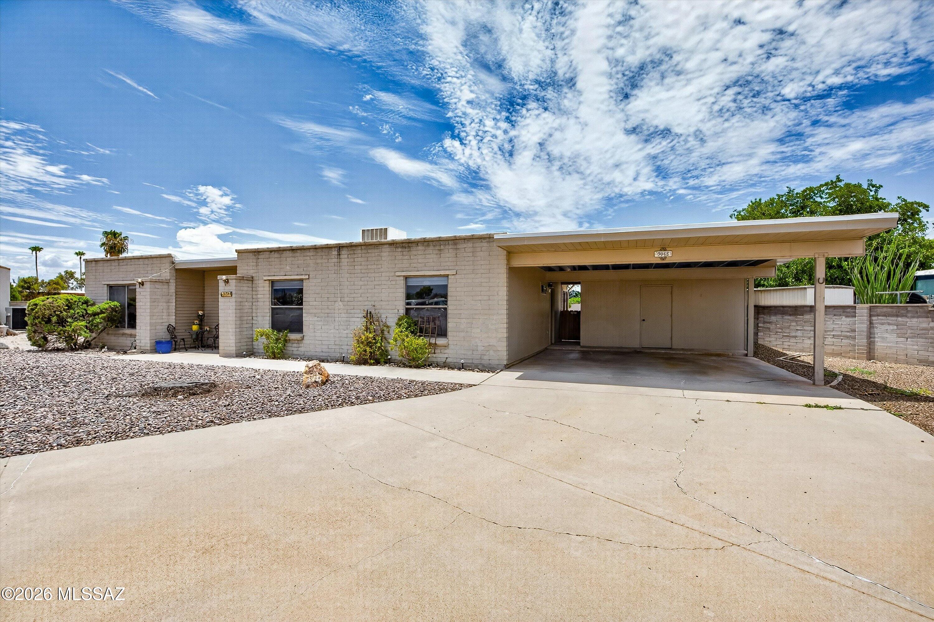 Broadway East (1-112) - Residential